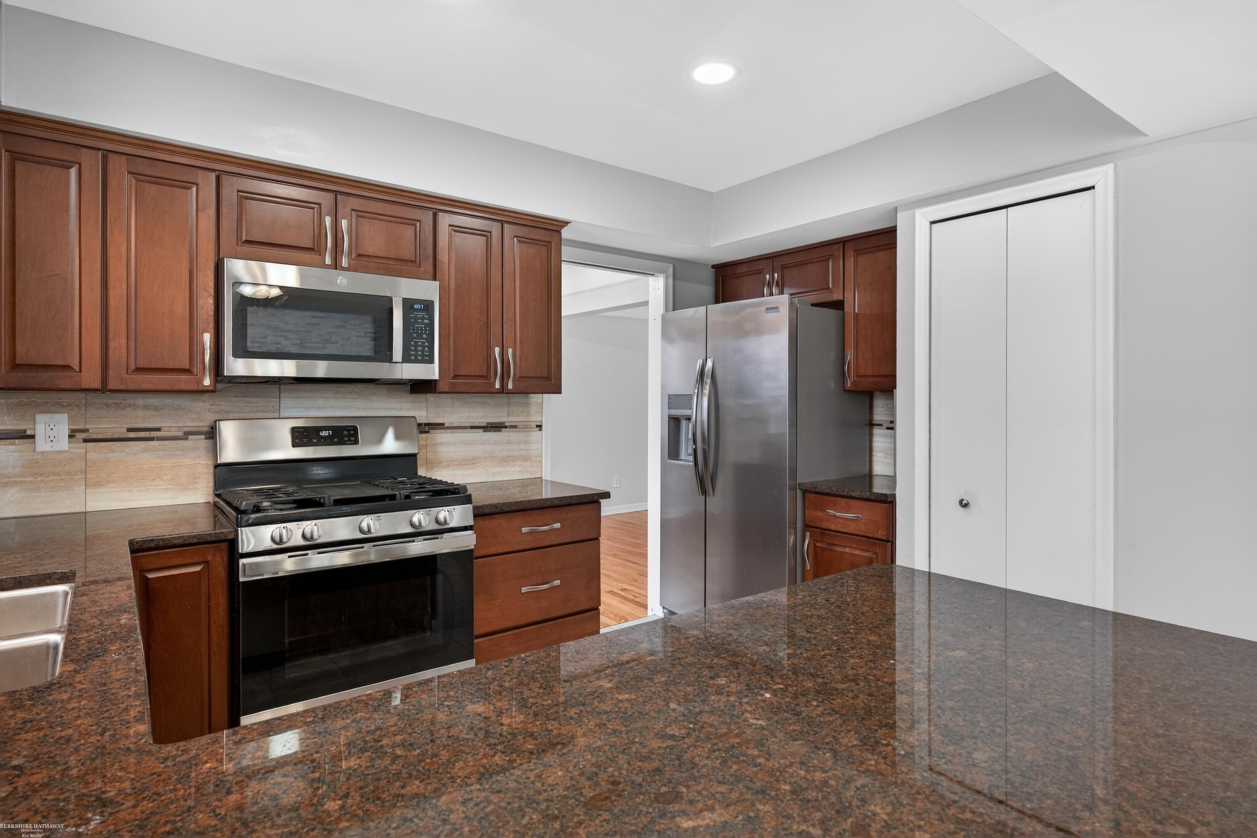 32645 Northampton Drive, Warren, MI, 48093