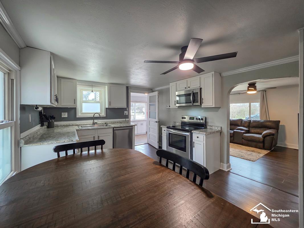 7100 Taylor Avenue, Temperance, MI, 48182