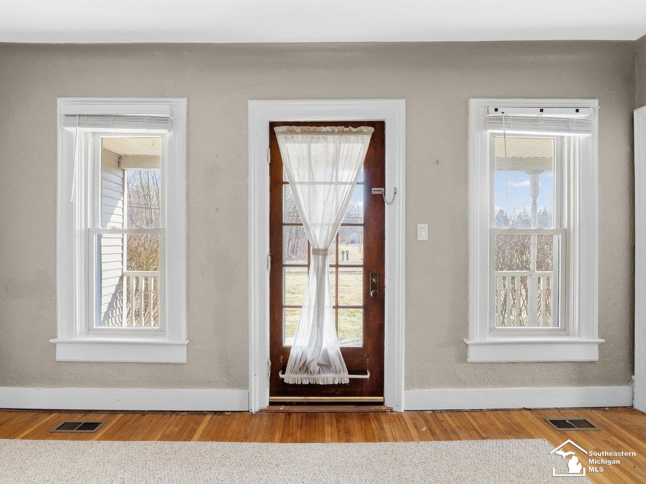 Homes for sale in Lambertville, MI | 8115 Douglas Rd, Lambertville, MI 48144 | MLS# 50202104