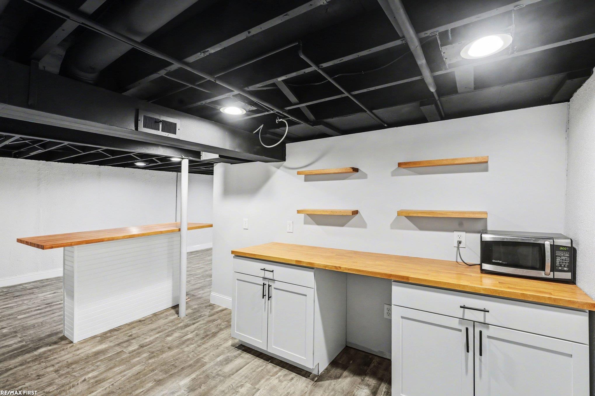 45908 Keding Street, Utica, MI, 48317