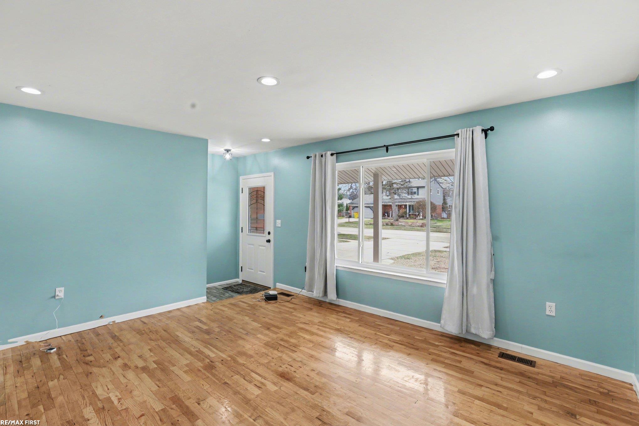 45908 Keding Street, Utica, MI, 48317