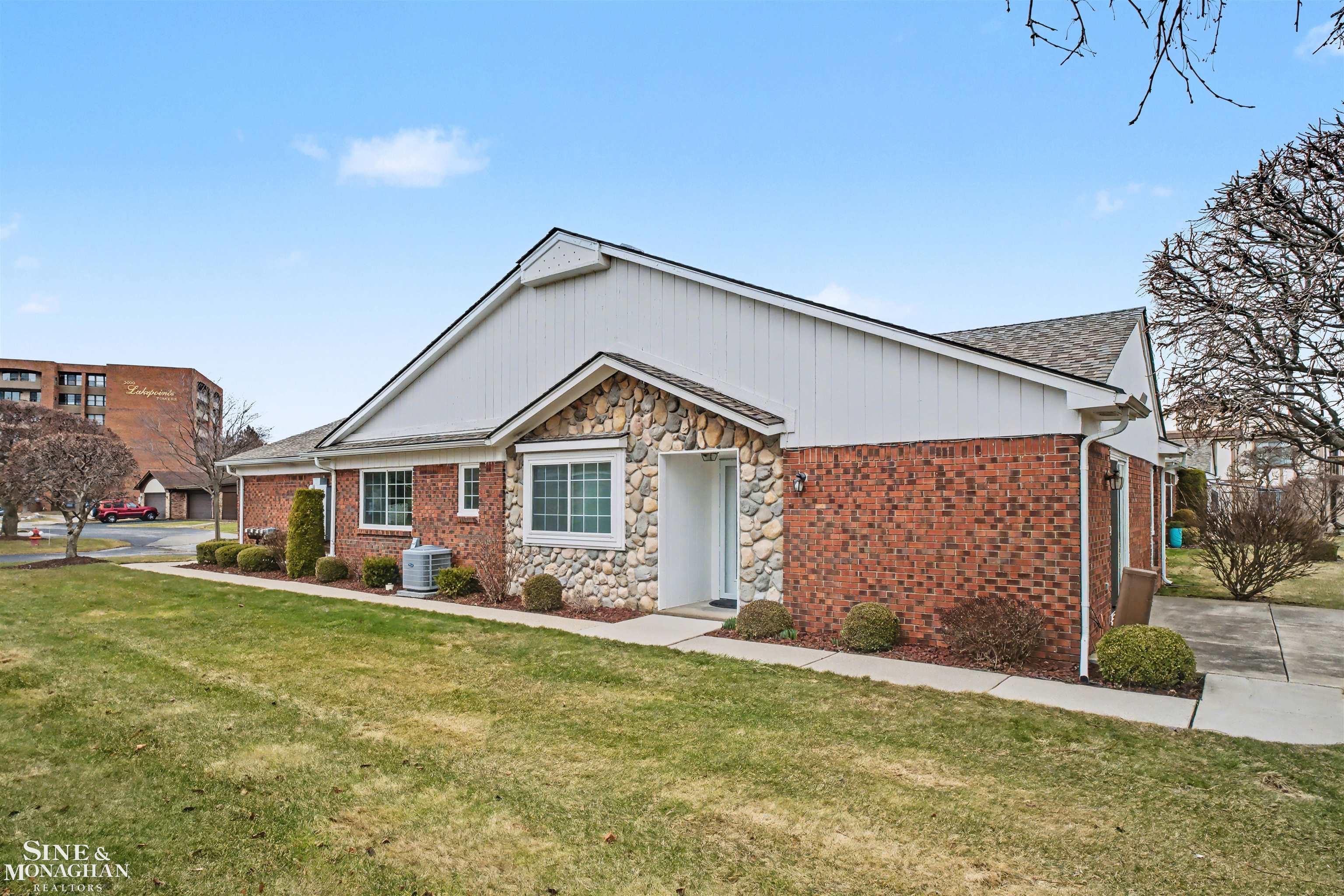 780 Country Club Drive, Saint Clair Shores, MI, 48082