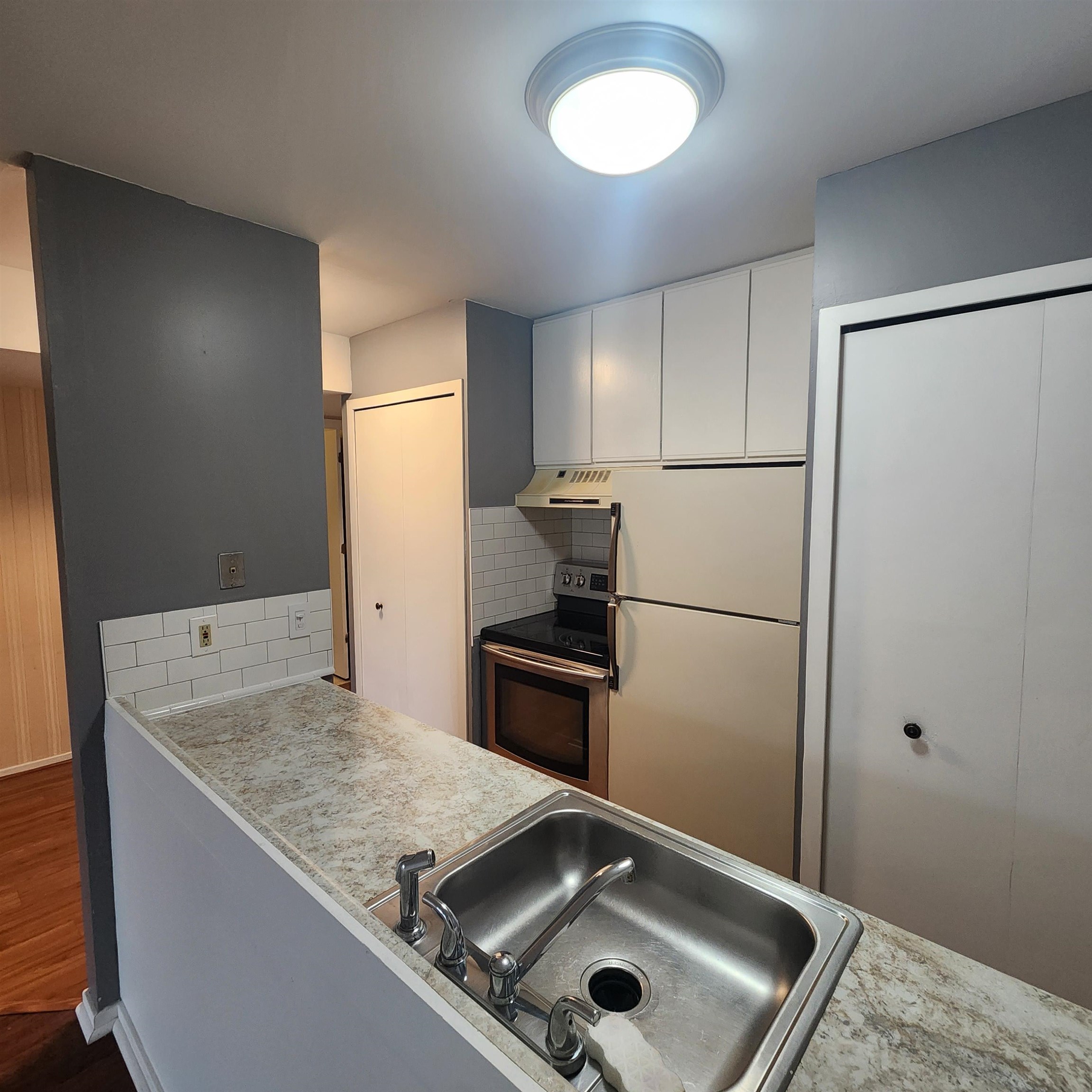 Roseville, MI, 48066