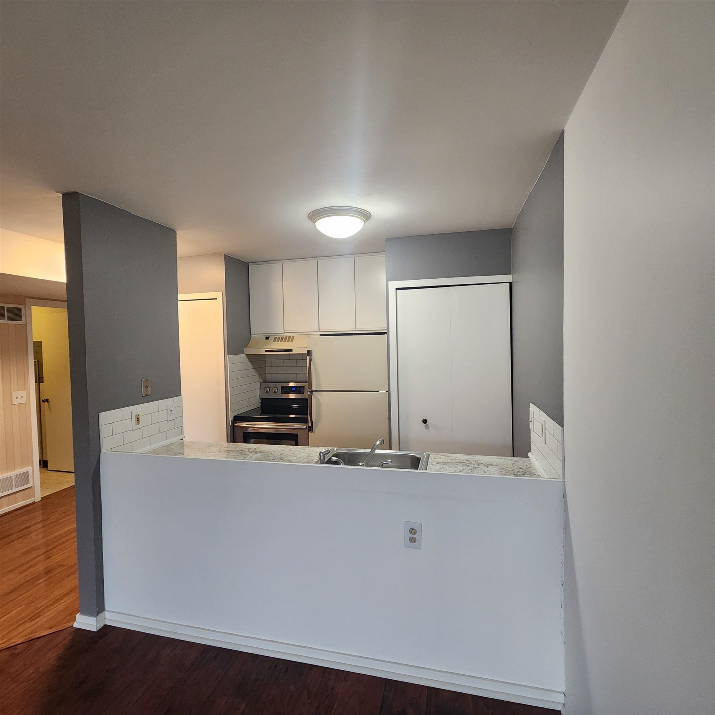 Roseville, MI, 48066