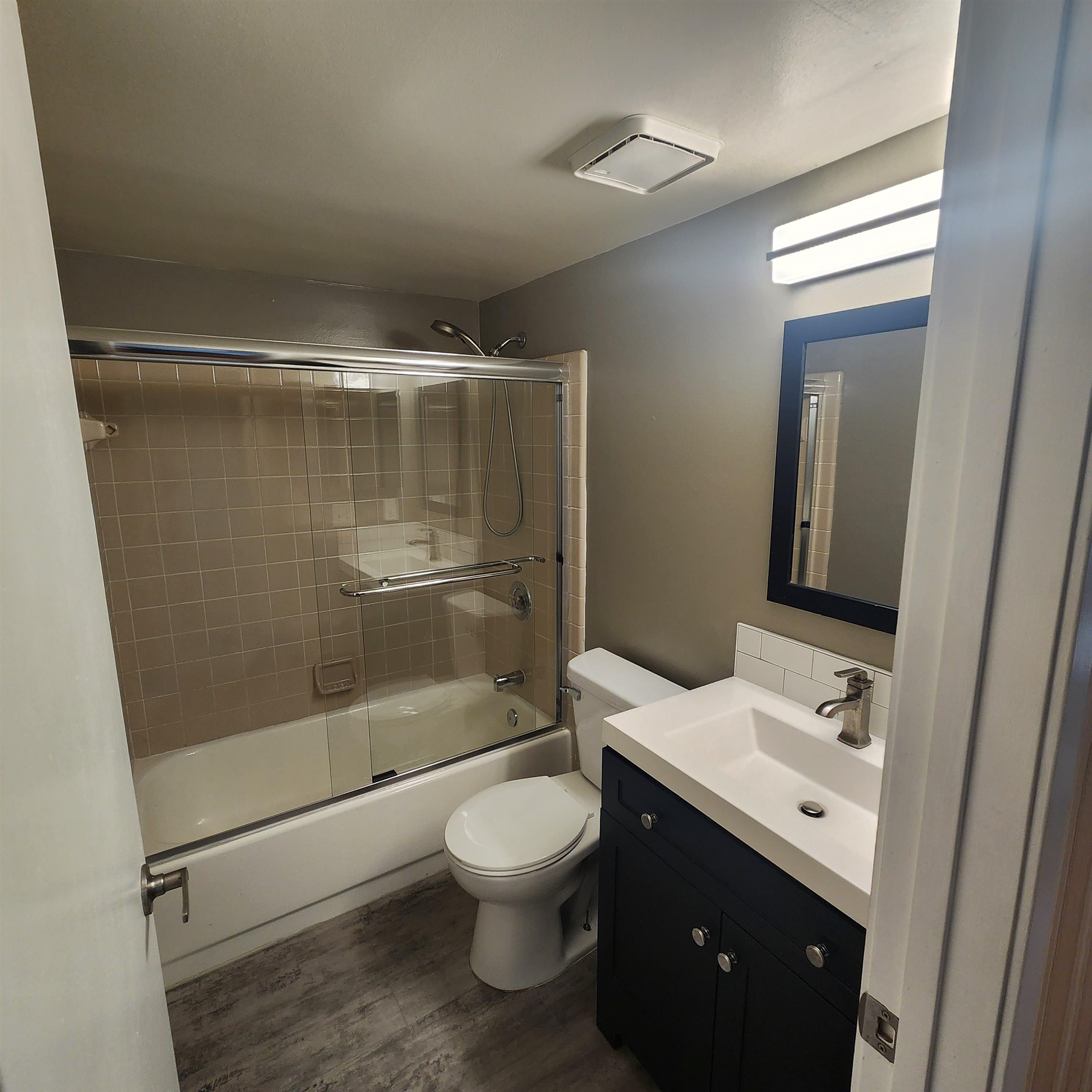 Roseville, MI, 48066