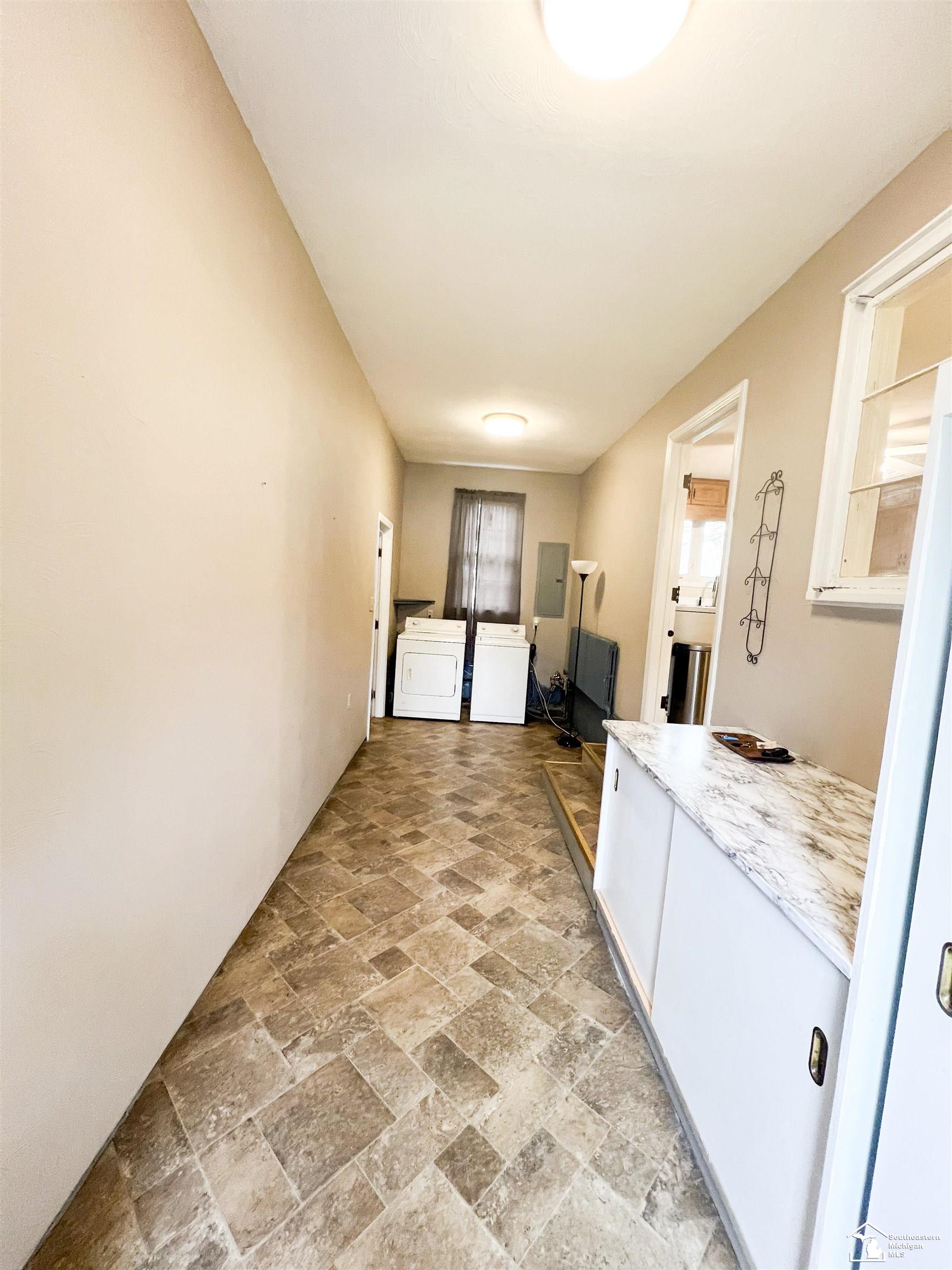 1142 South Park Drive, Temperance, MI, 48182