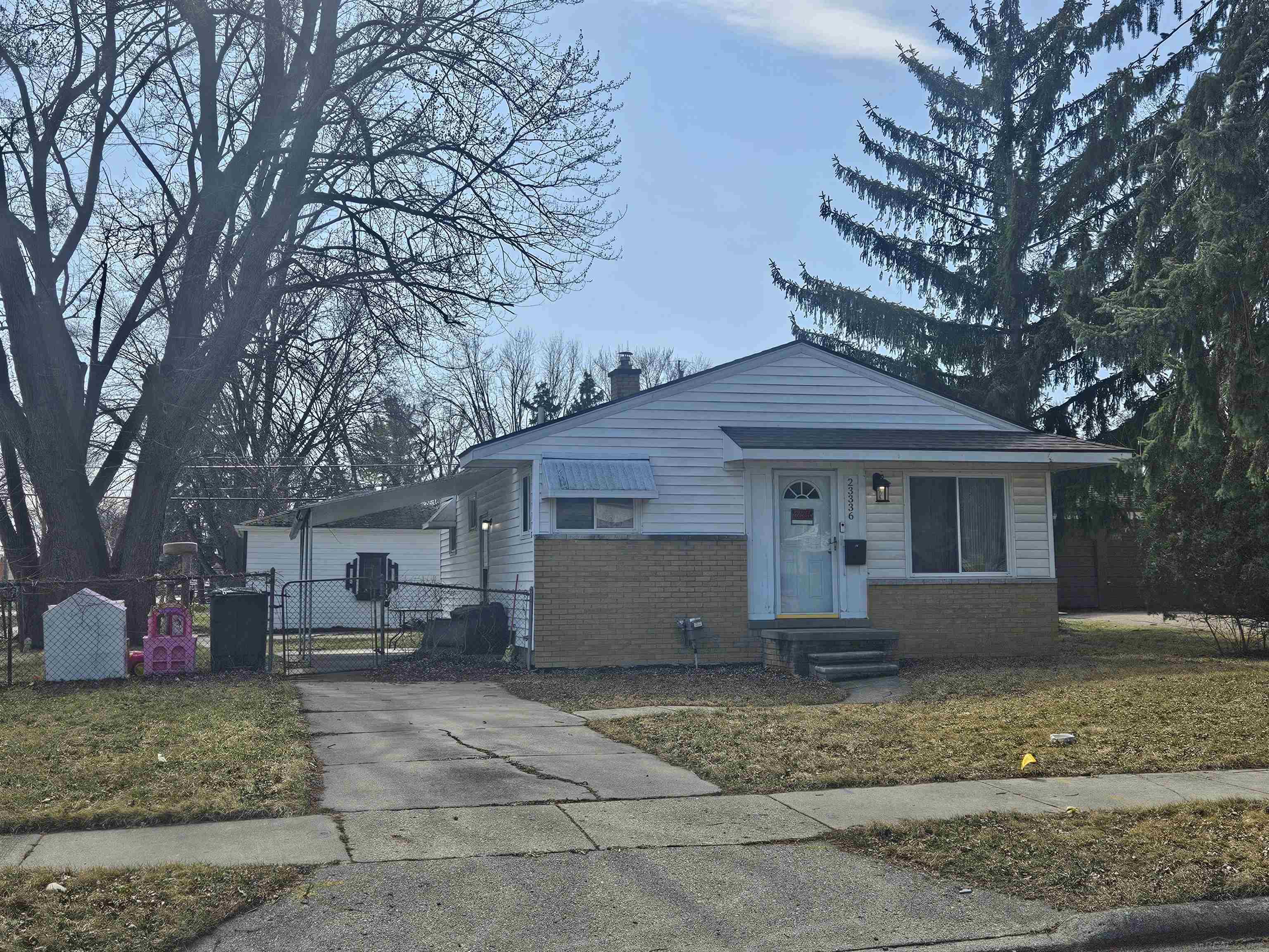 23336 Allor Street, Saint Clair Shores, MI, 48082