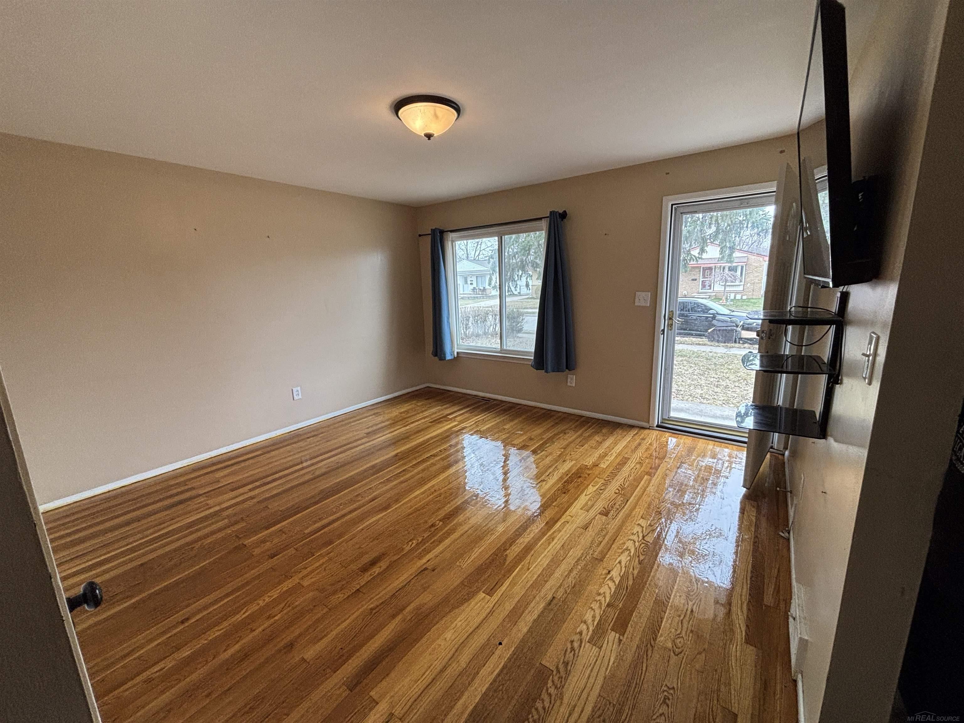 23336 Allor Street, Saint Clair Shores, MI, 48082