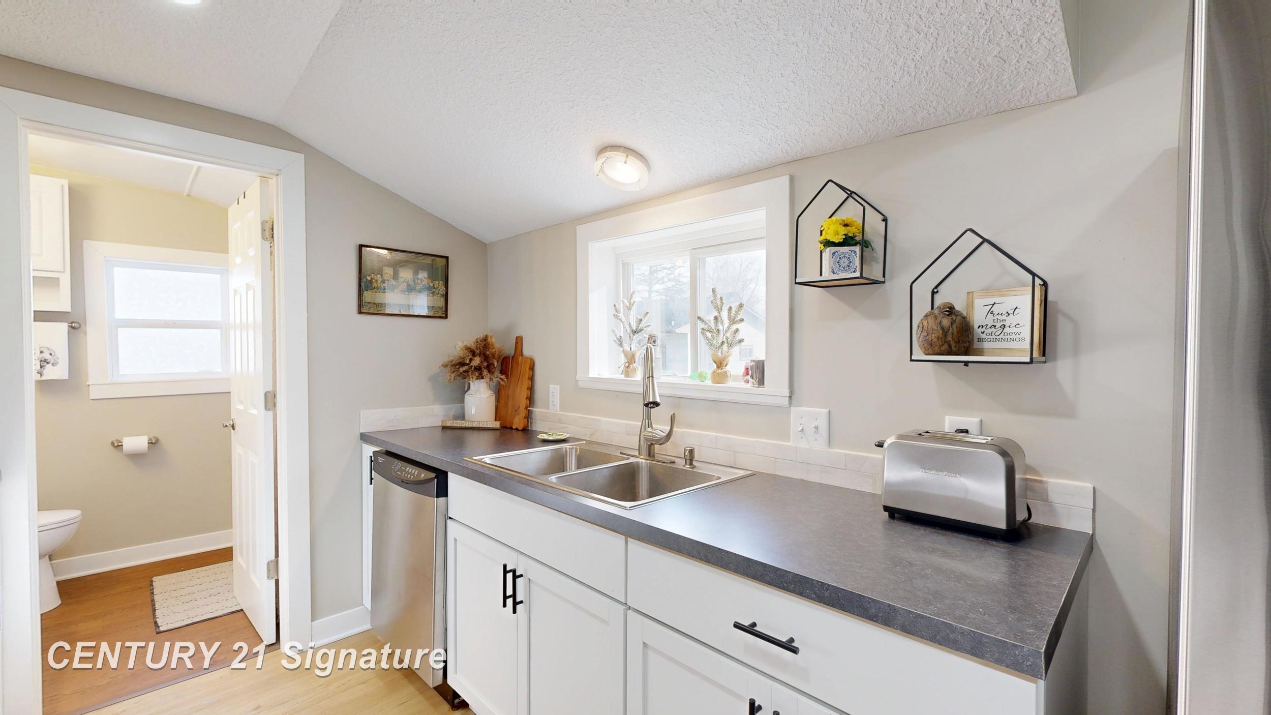 310 S Franklin St, Zilwaukee, MI, 48604