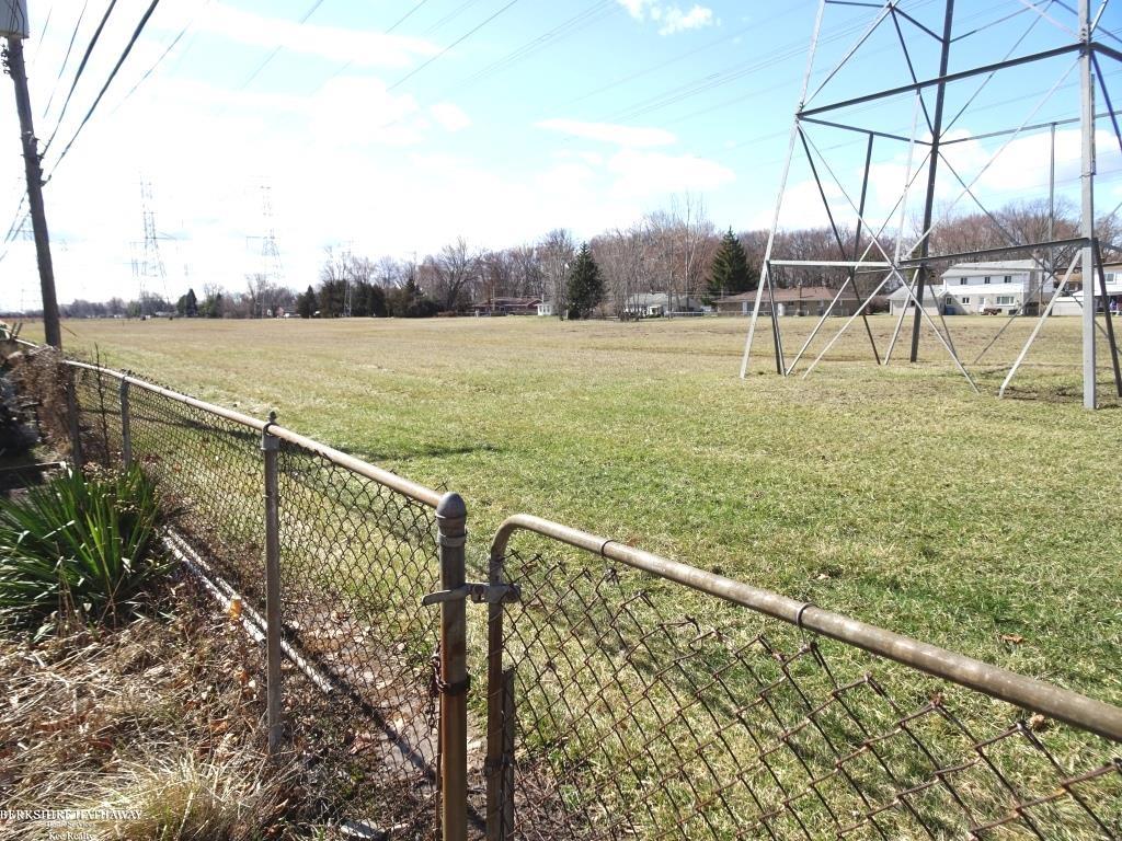 28263 Newport Drive, Warren, MI, 48088