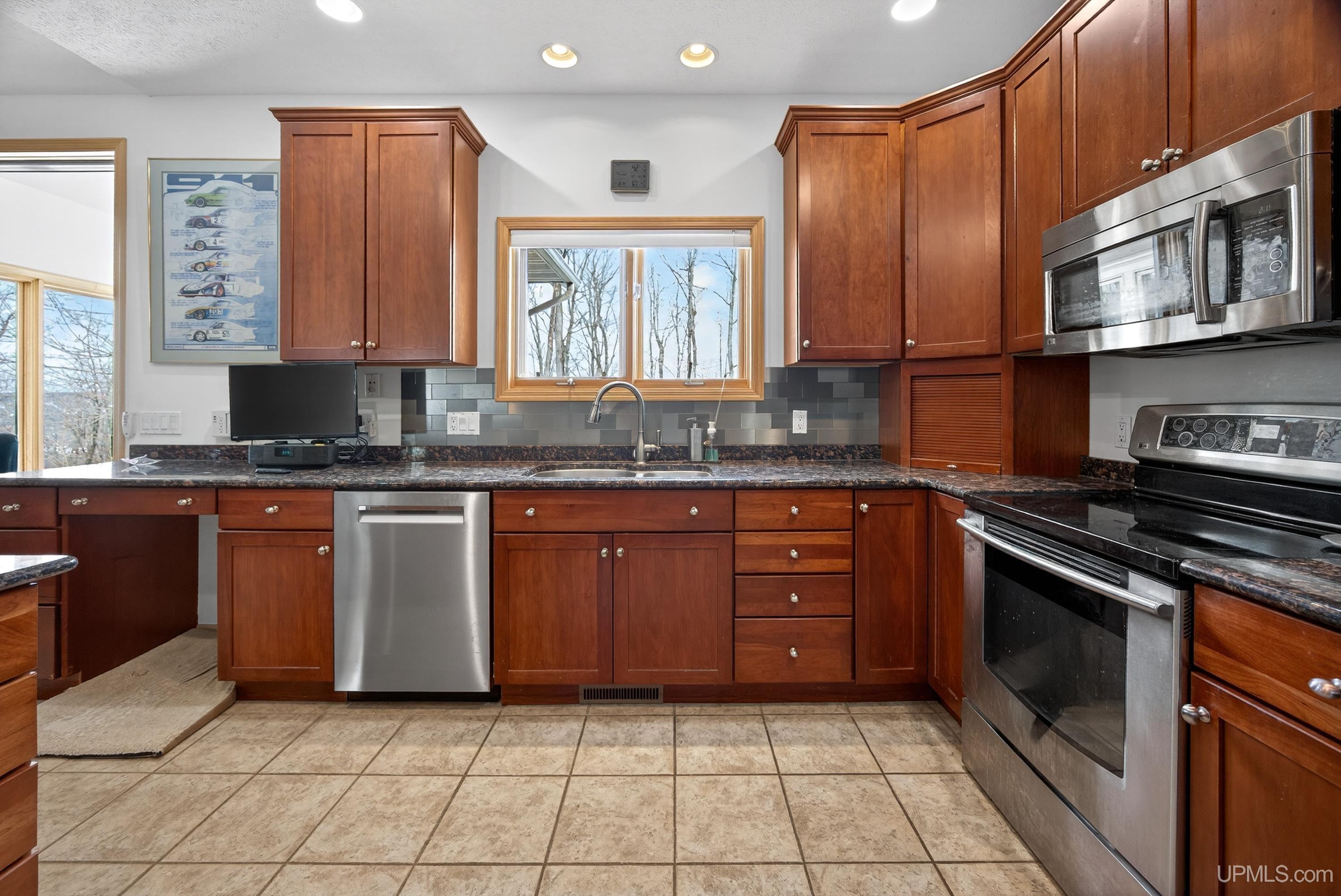 1800 Middle Point Lane, Houghton, MI, 49931