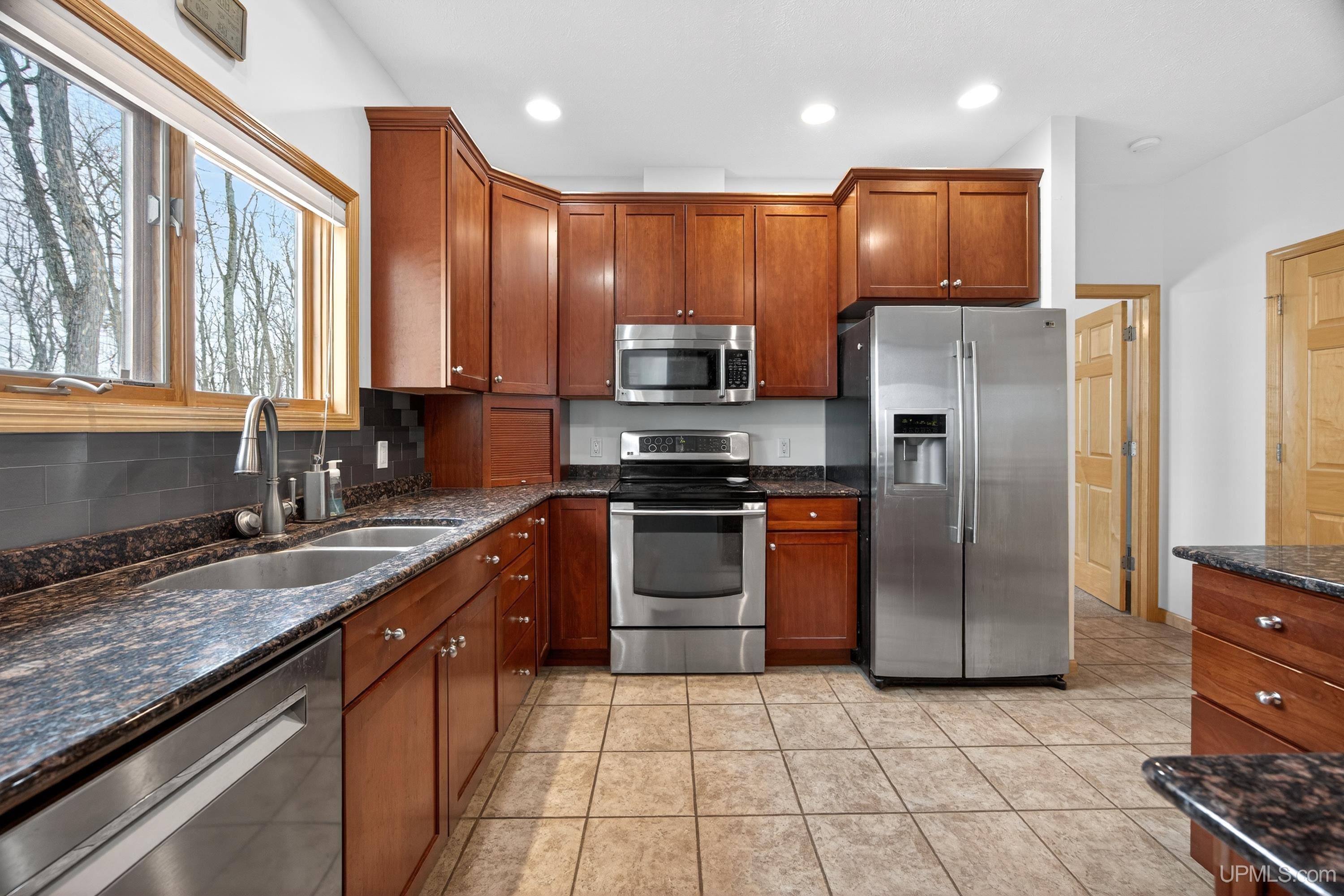 1800 Middle Point Lane, Houghton, MI, 49931