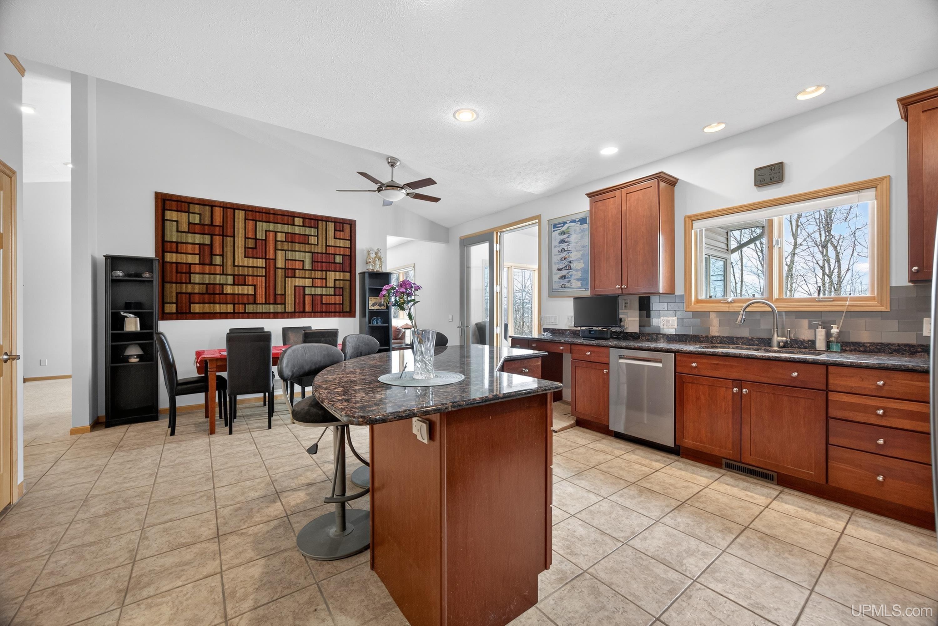 1800 Middle Point Lane, Houghton, MI, 49931