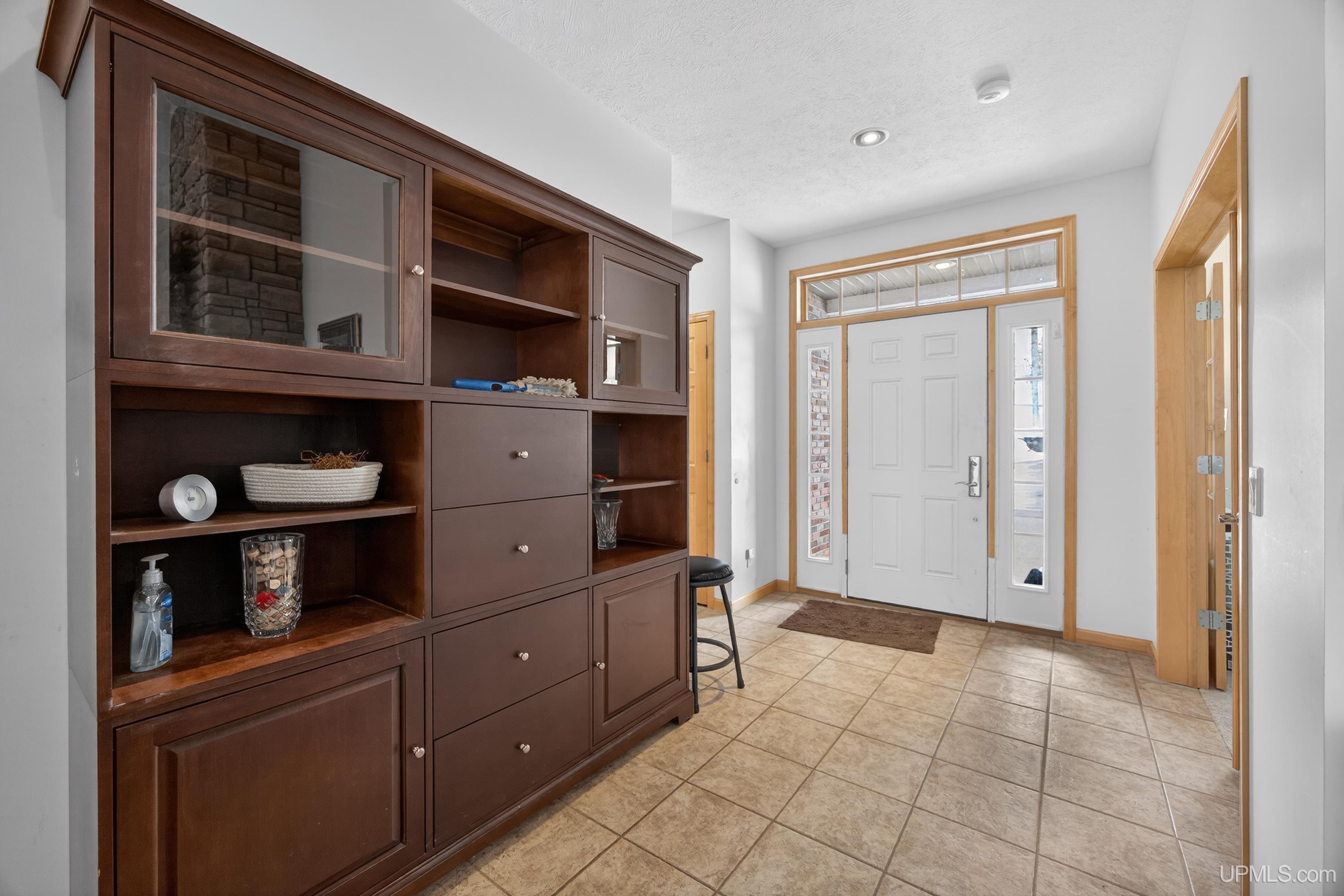 1800 Middle Point Lane, Houghton, MI, 49931