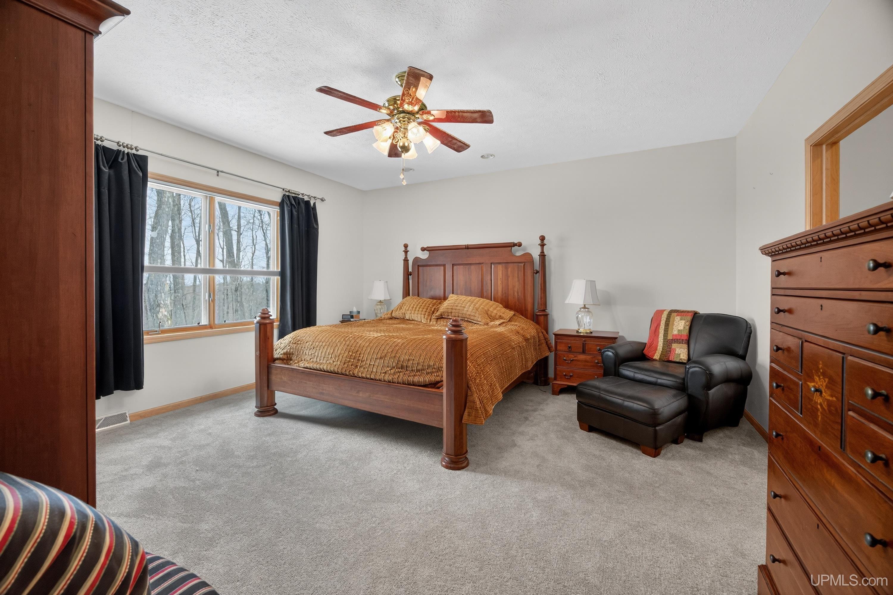 1800 Middle Point Lane, Houghton, MI, 49931