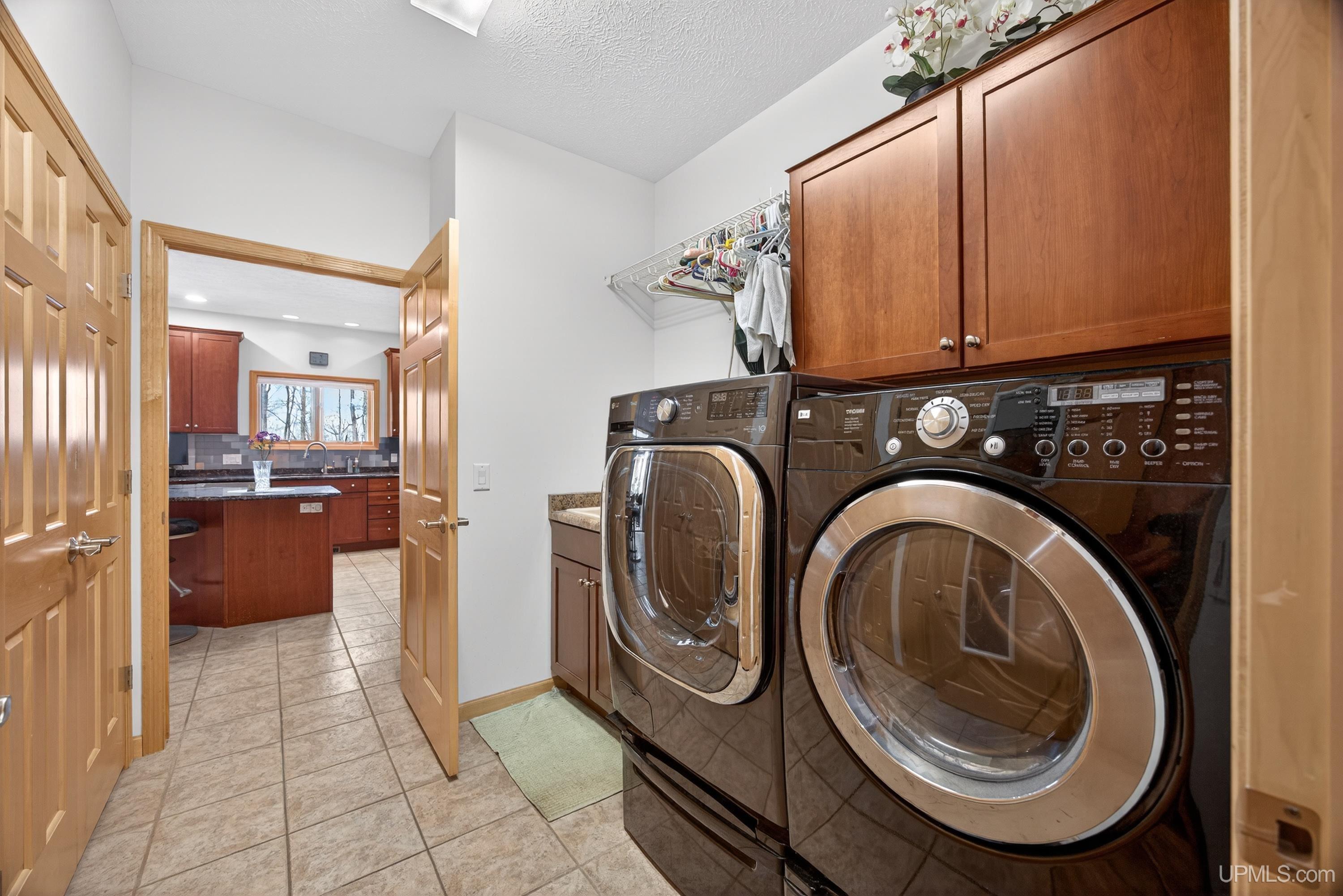 1800 Middle Point Lane, Houghton, MI, 49931