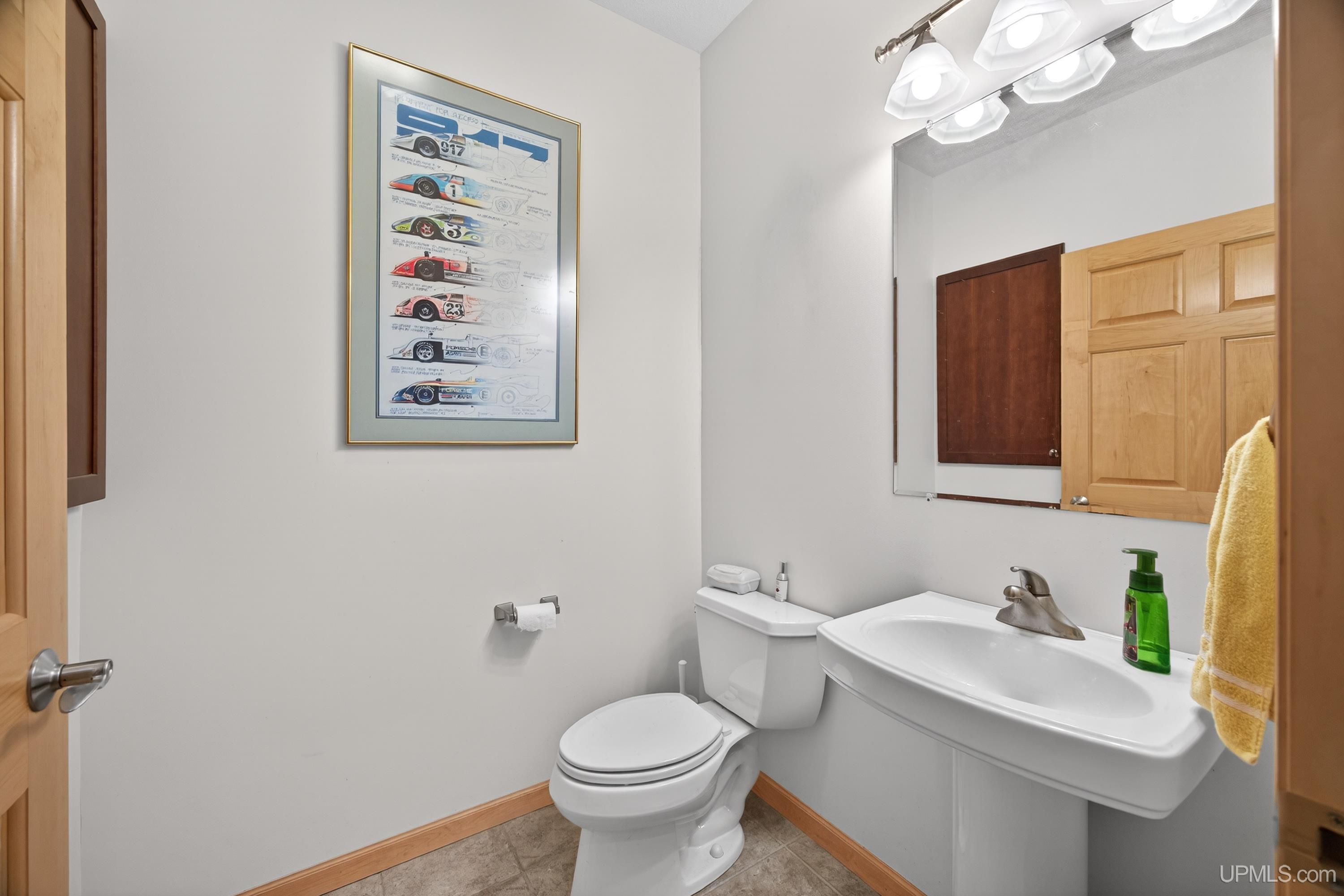 1800 Middle Point Lane, Houghton, MI, 49931