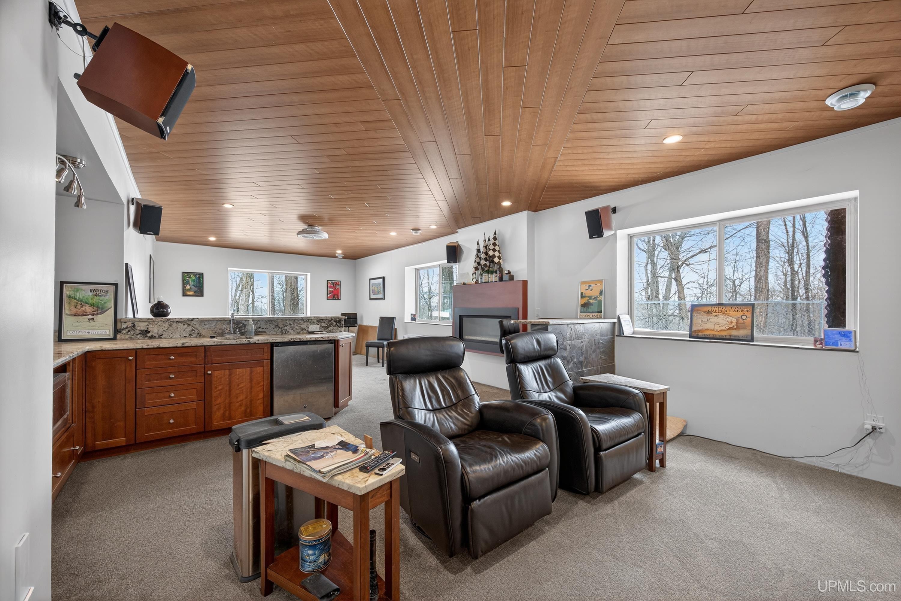 1800 Middle Point Lane, Houghton, MI, 49931