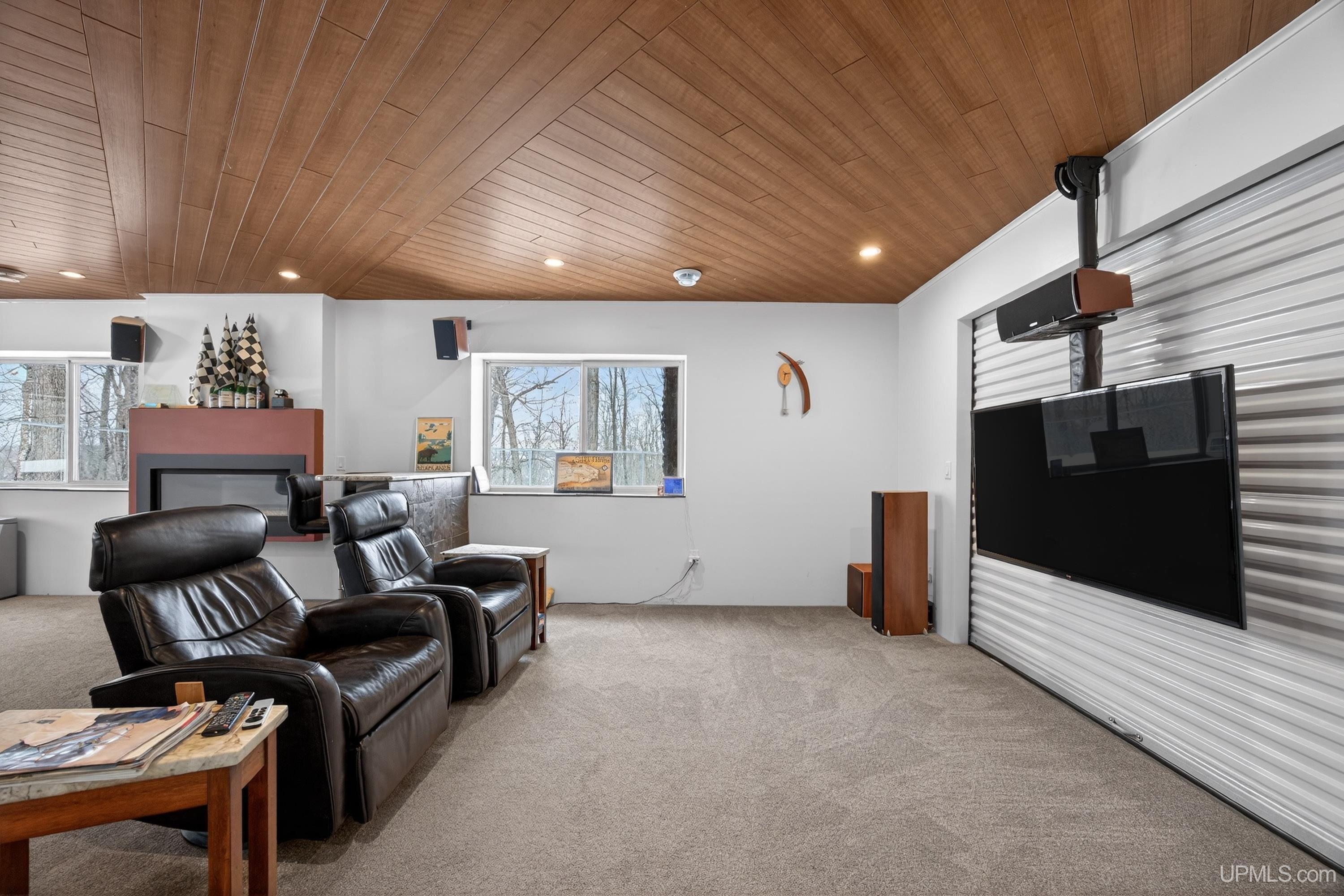 1800 Middle Point Lane, Houghton, MI, 49931