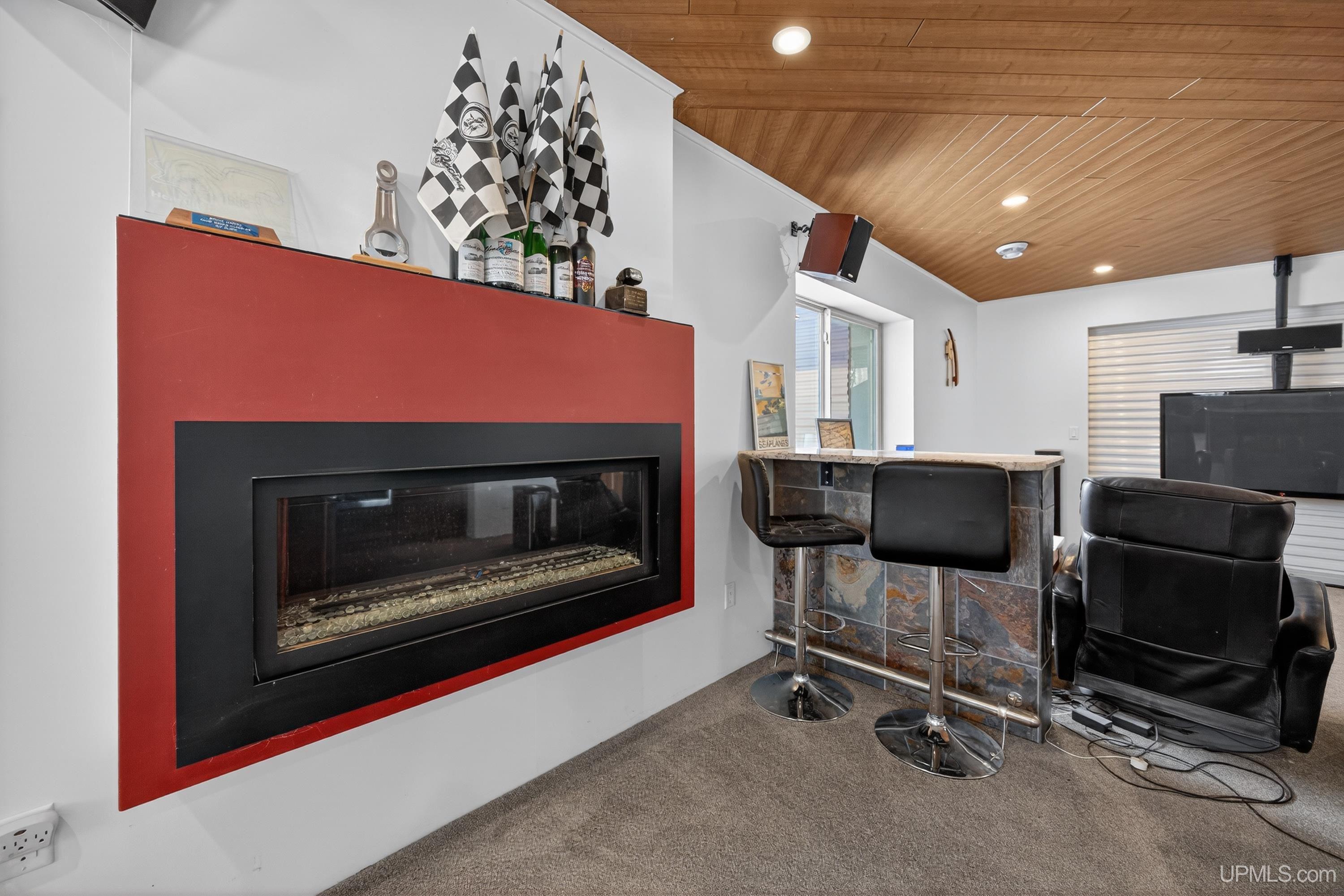 1800 Middle Point Lane, Houghton, MI, 49931