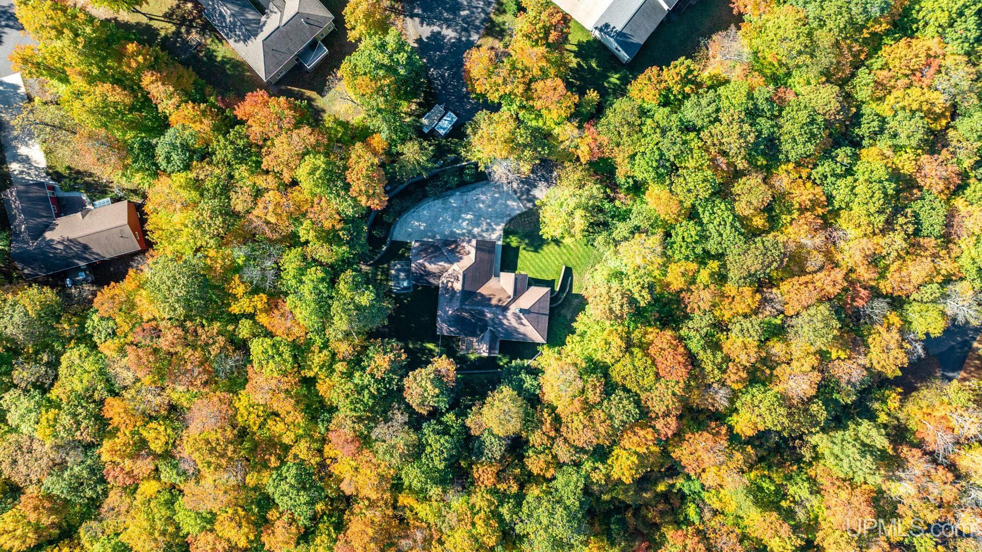 1800 Middle Point Lane, Houghton, MI, 49931