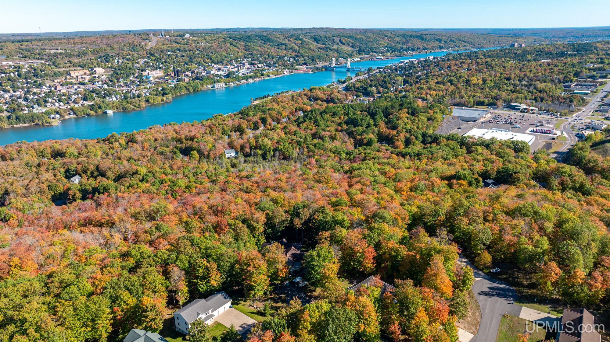 1800 Middle Point Lane, Houghton, MI, 49931