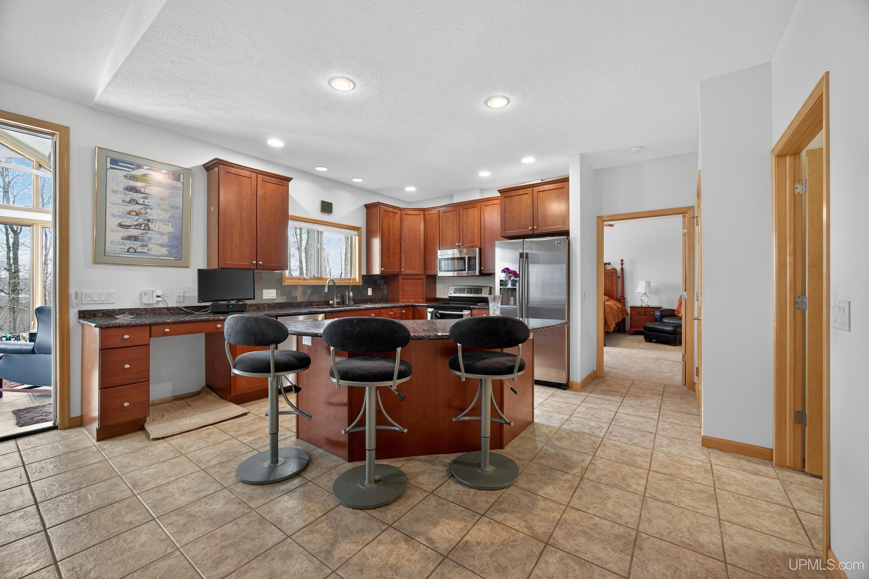 1800 Middle Point Lane, Houghton, MI, 49931