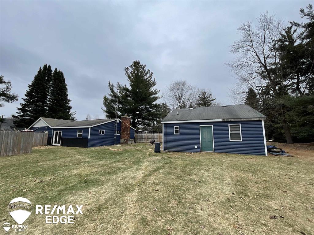 494 W Barnes Lake Road photo 10