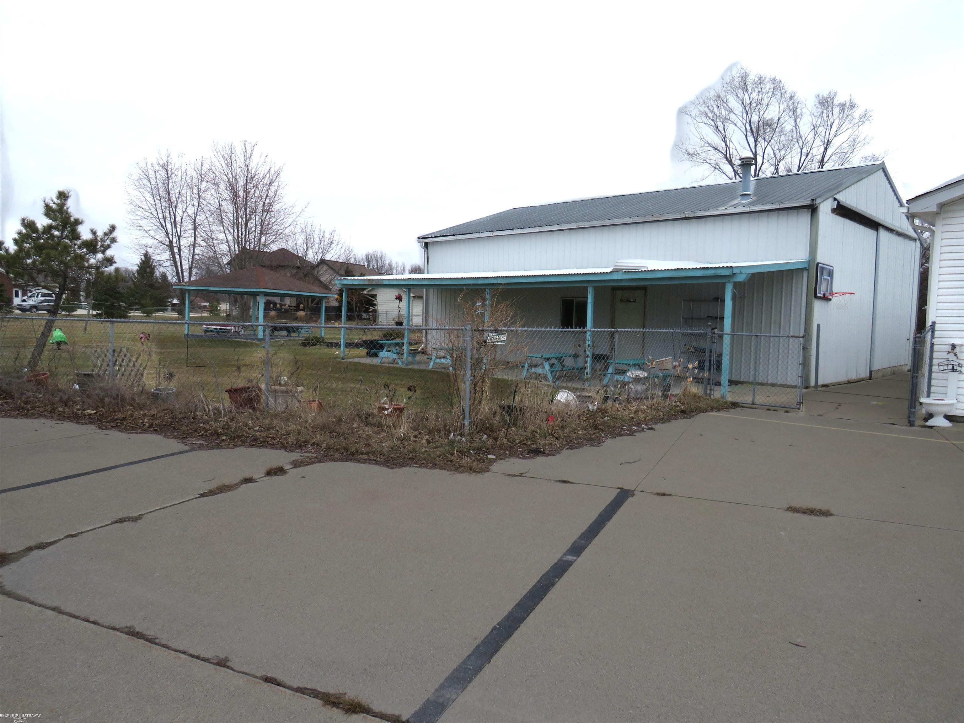 8622 Dixie Highway, Fair Haven, MI, 48023