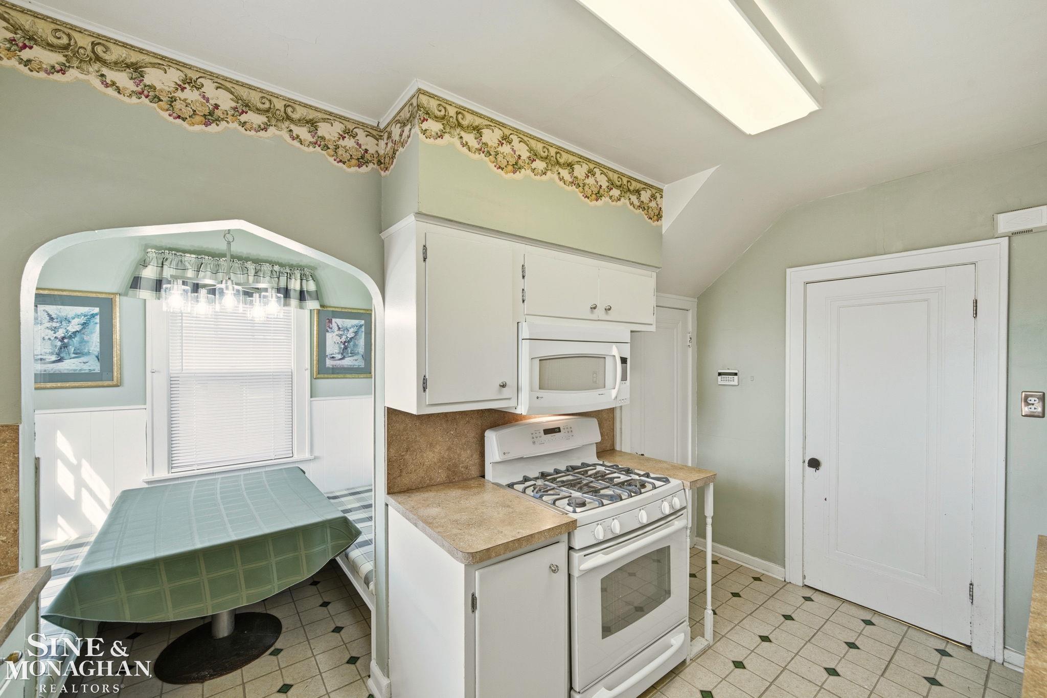 219 Lakewood Street, Detroit, MI, 48215