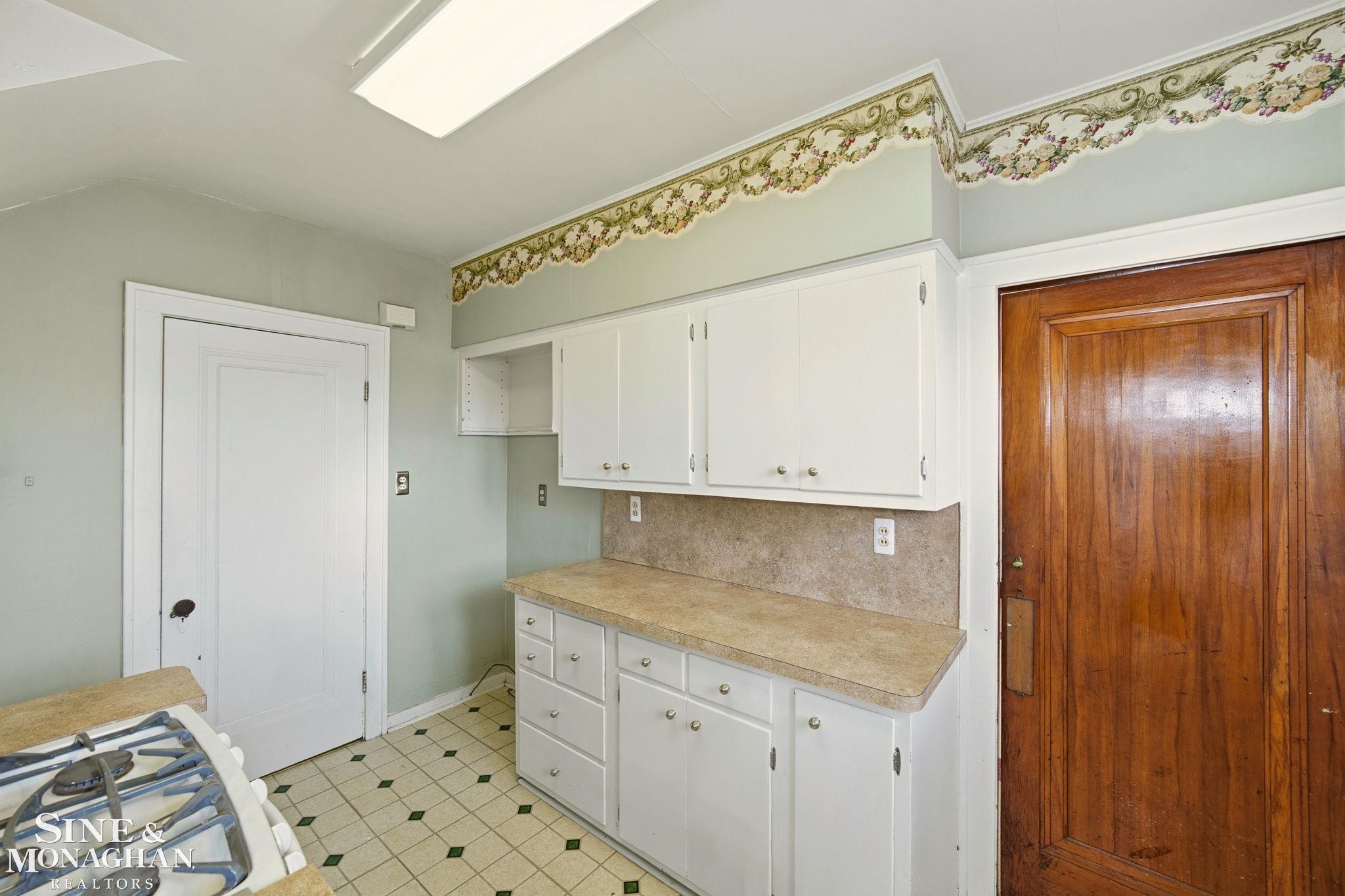 219 Lakewood Street, Detroit, MI, 48215