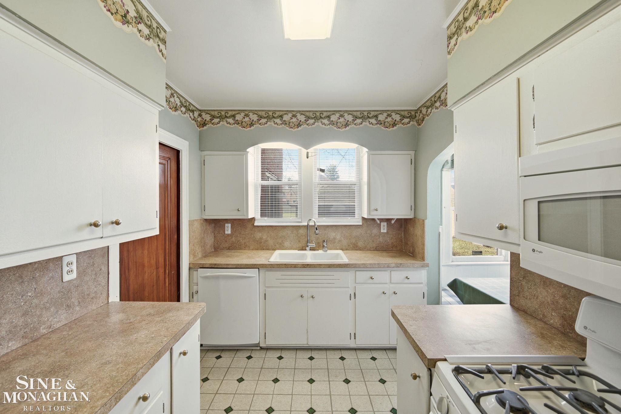 219 Lakewood Street, Detroit, MI, 48215