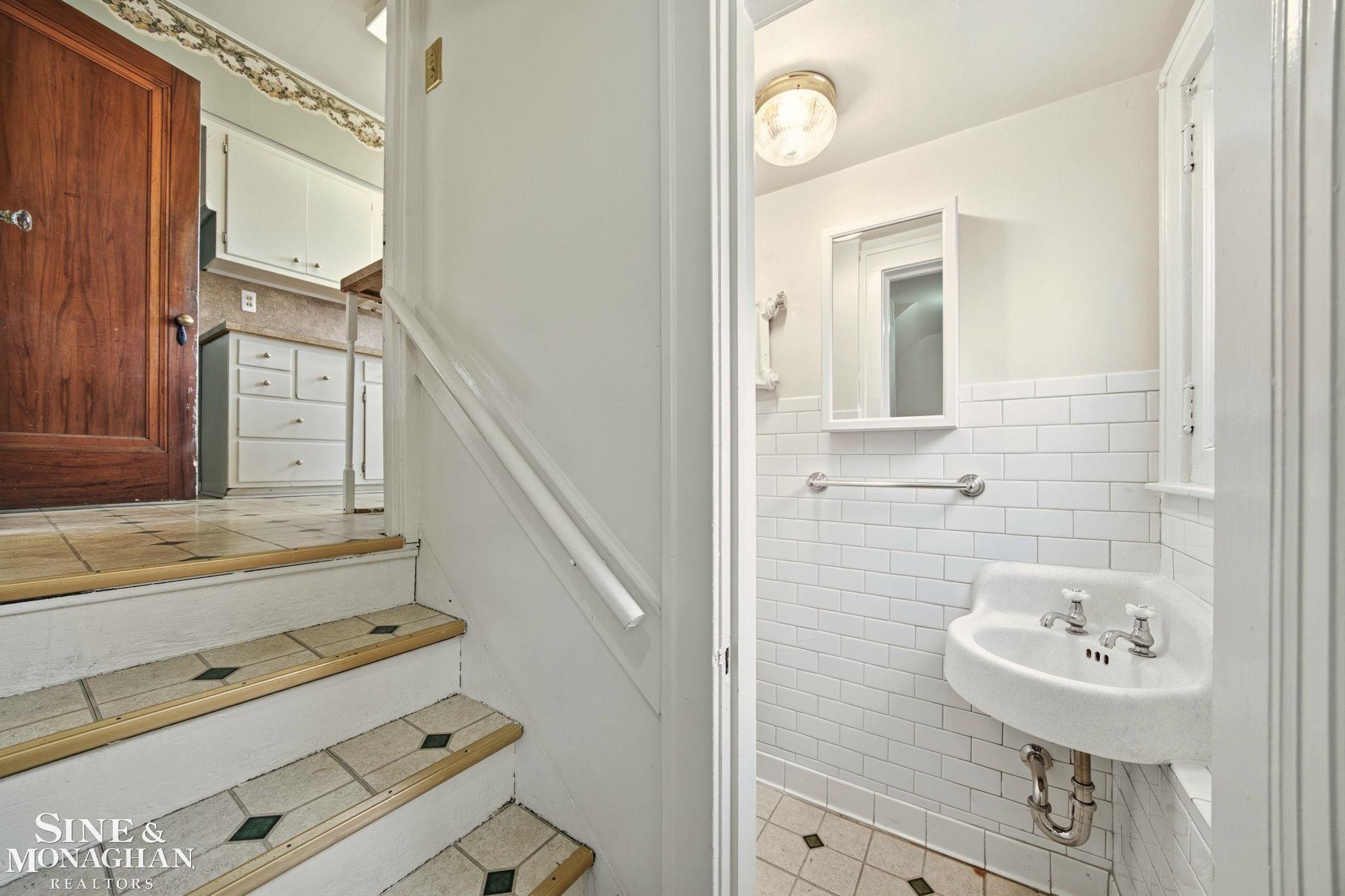 219 Lakewood Street, Detroit, MI, 48215