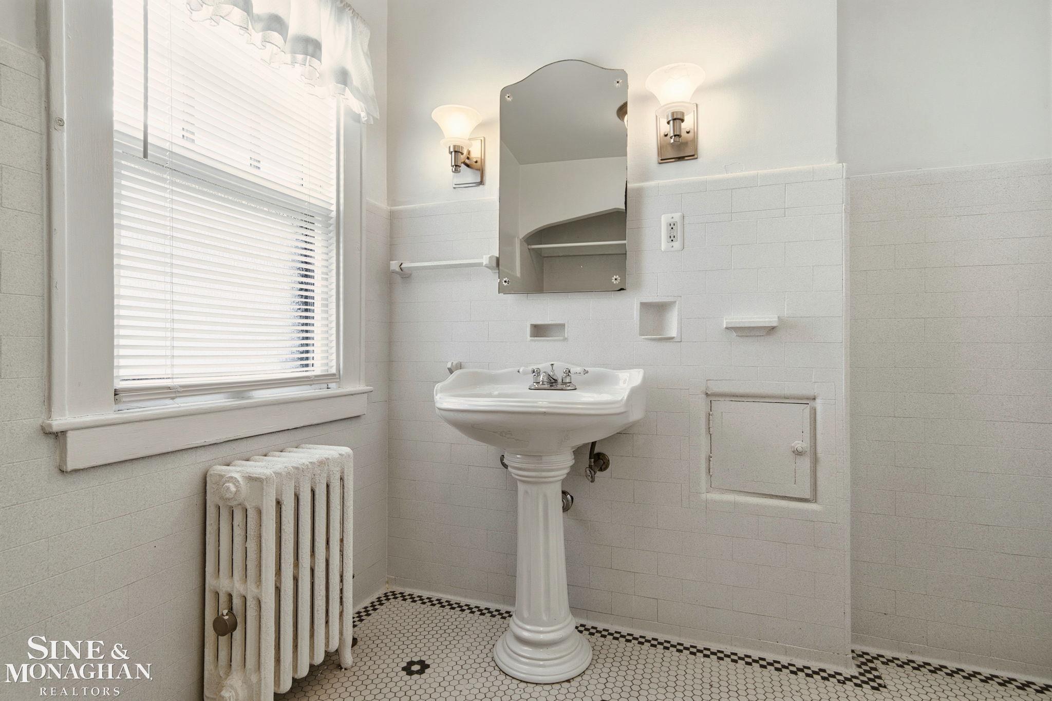 219 Lakewood Street, Detroit, MI, 48215