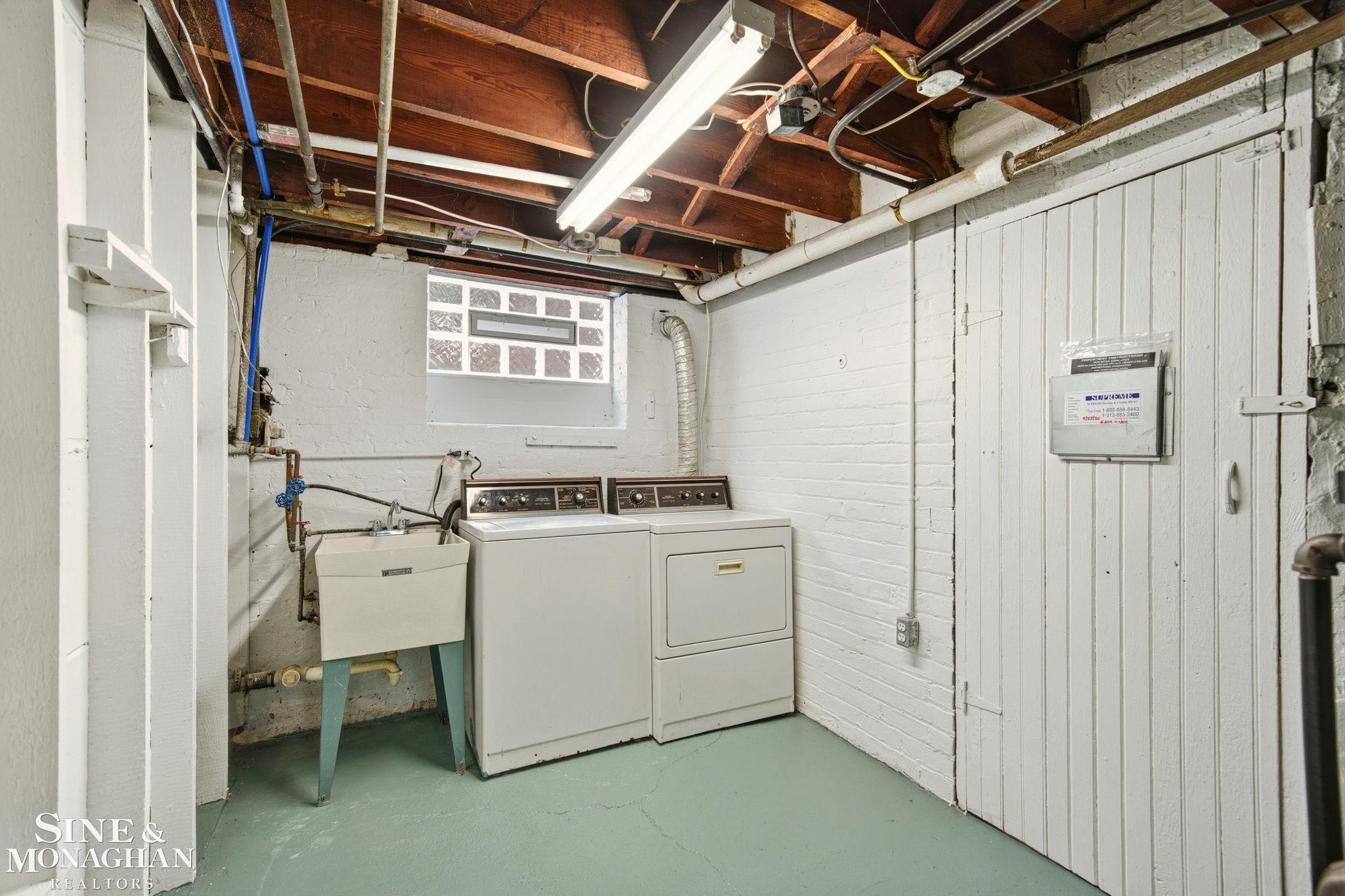 219 Lakewood Street, Detroit, MI, 48215