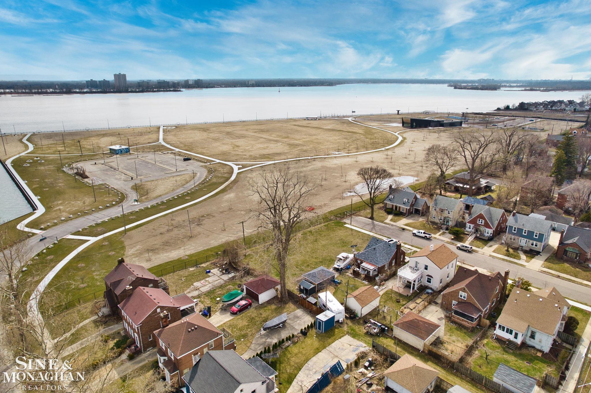 219 Lakewood Street, Detroit, MI, 48215