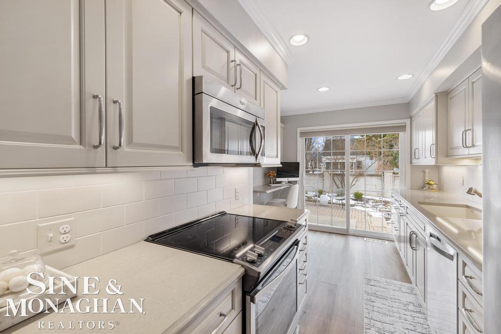 2029 Shorepointe Lane, Grosse Pointe, MI, 48236