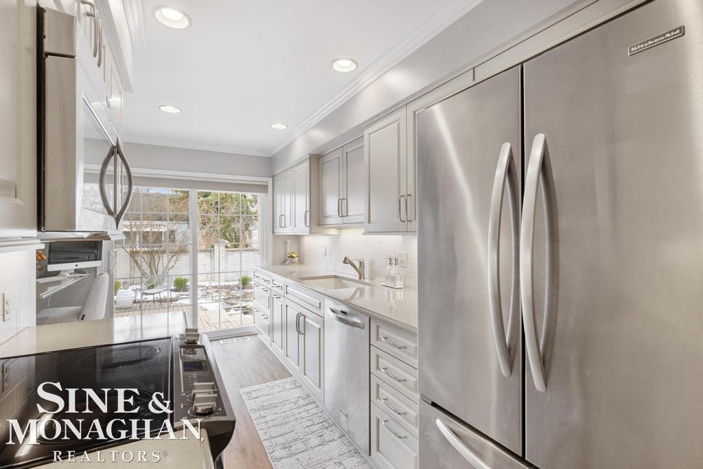 2029 Shorepointe Lane, Grosse Pointe, MI, 48236