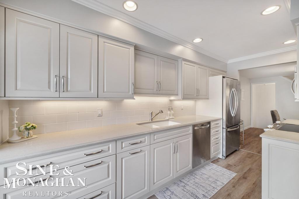 2029 Shorepointe Lane, Grosse Pointe, MI, 48236