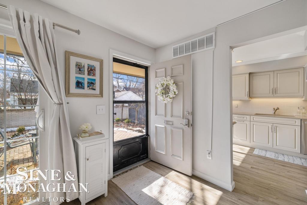 2029 Shorepointe Lane, Grosse Pointe, MI, 48236