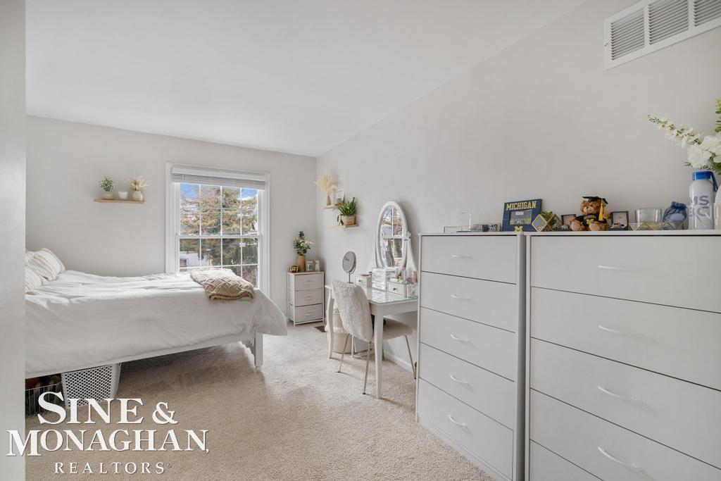 2029 Shorepointe Lane, Grosse Pointe, MI, 48236