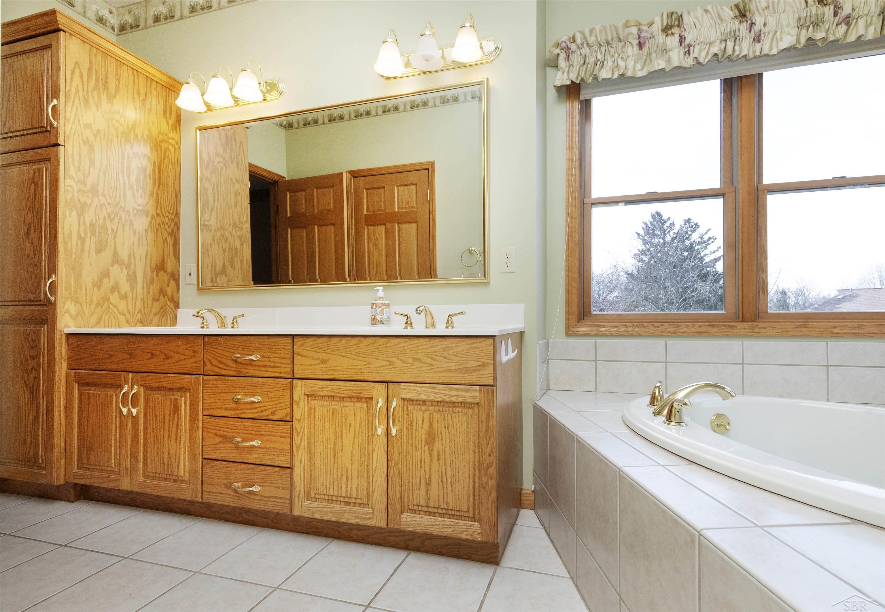 3415 Win Kae Place, Bay City, MI, 48706