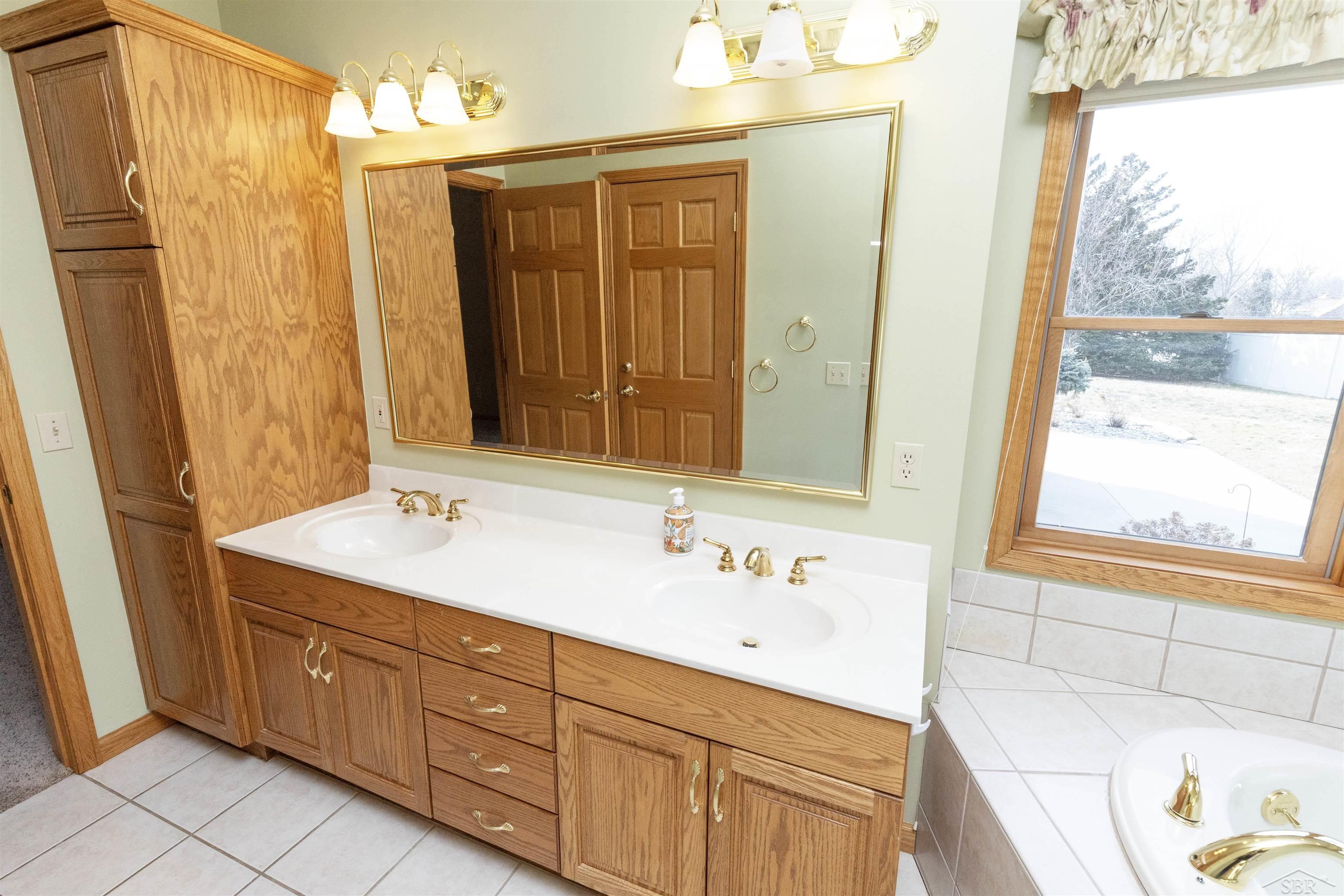 3415 Win Kae Place, Bay City, MI, 48706