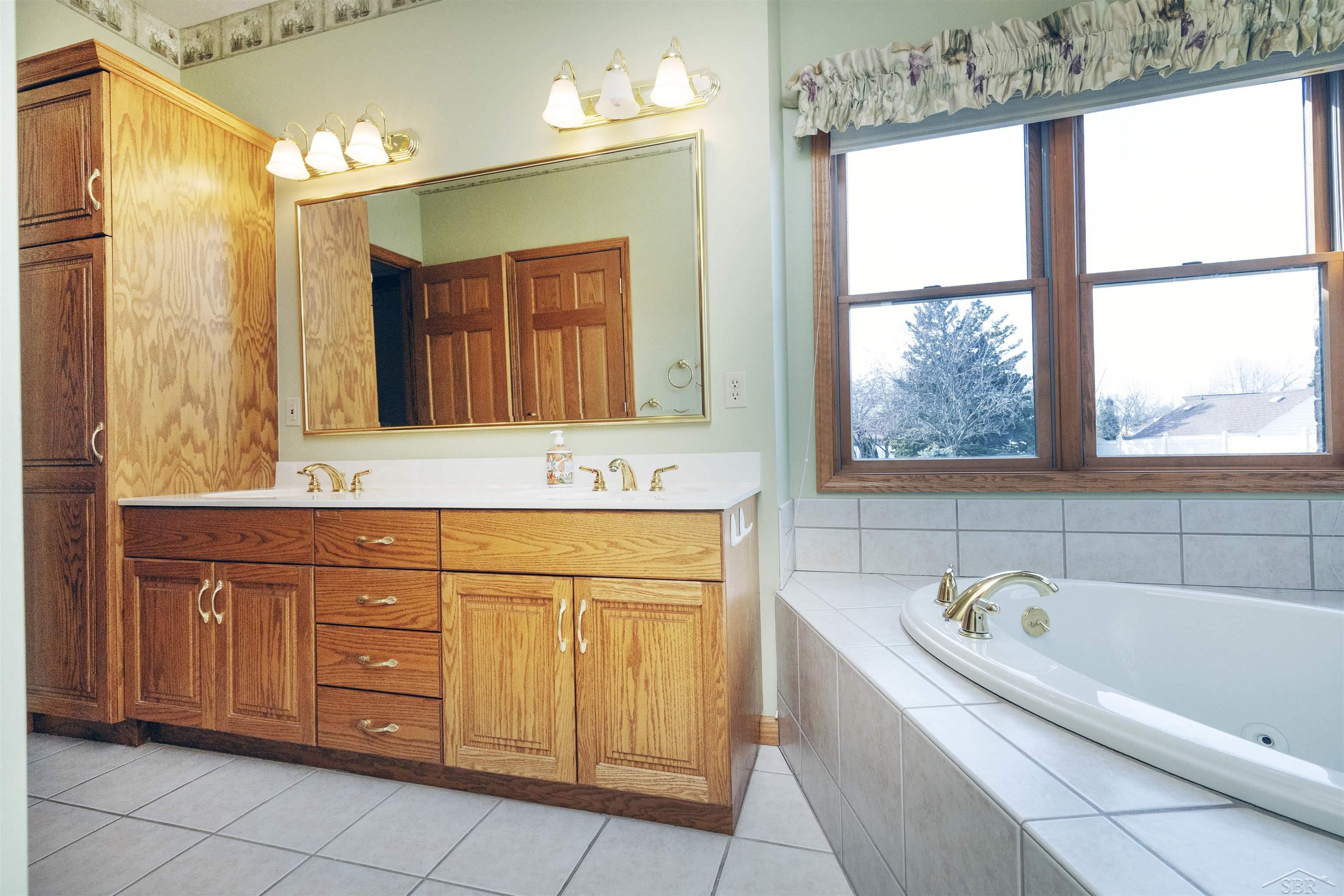 3415 Win Kae Place, Bay City, MI, 48706