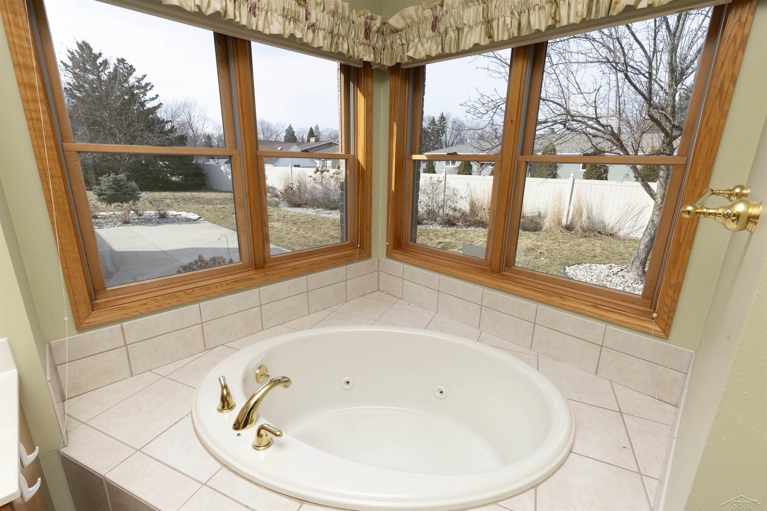 3415 Win Kae Place, Bay City, MI, 48706