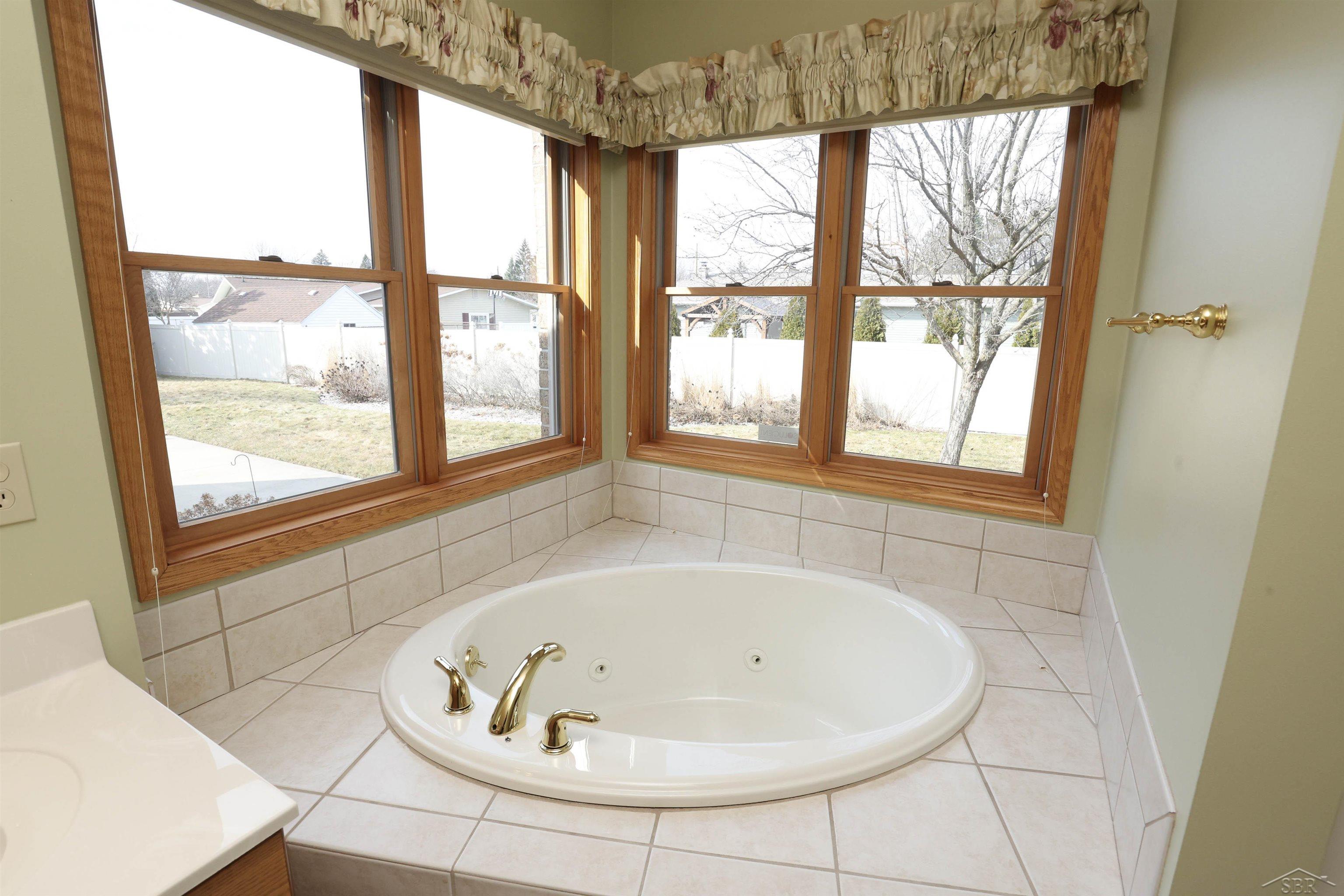 3415 Win Kae Place, Bay City, MI, 48706