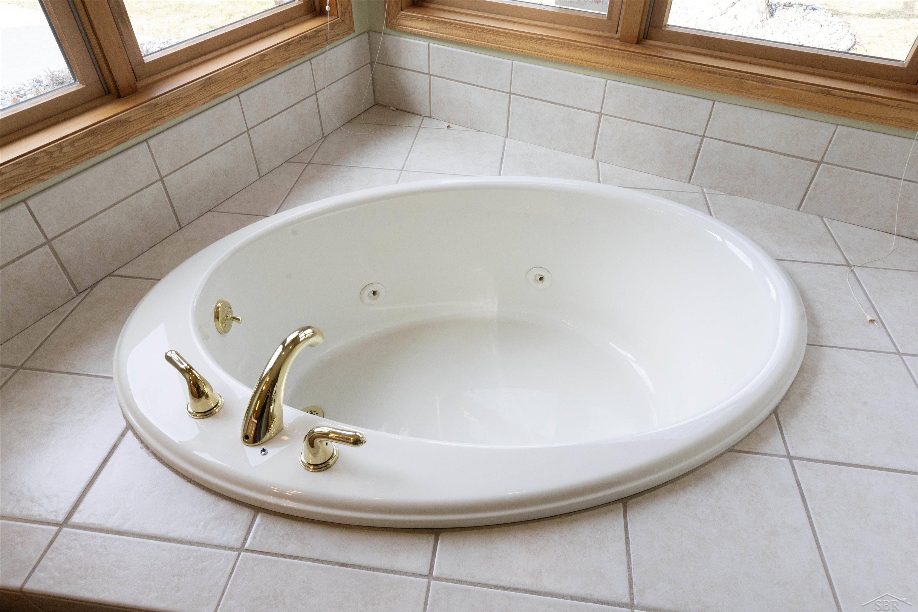 3415 Win Kae Place, Bay City, MI, 48706