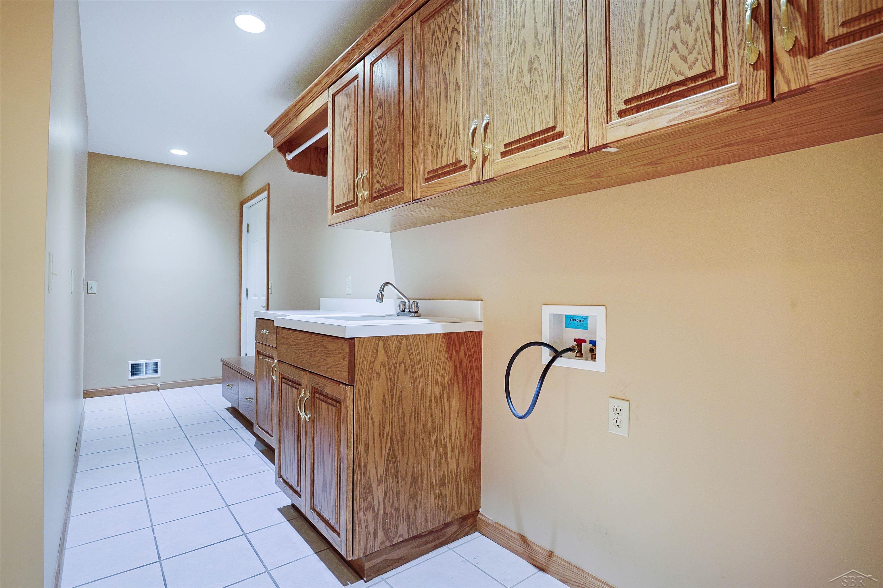 3415 Win Kae Place, Bay City, MI, 48706