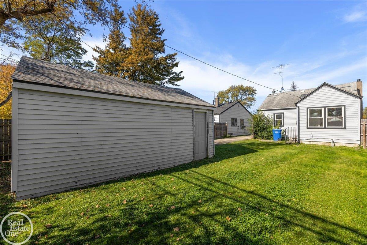 13824 Hobart Avenue, Warren, MI, 48089-2743