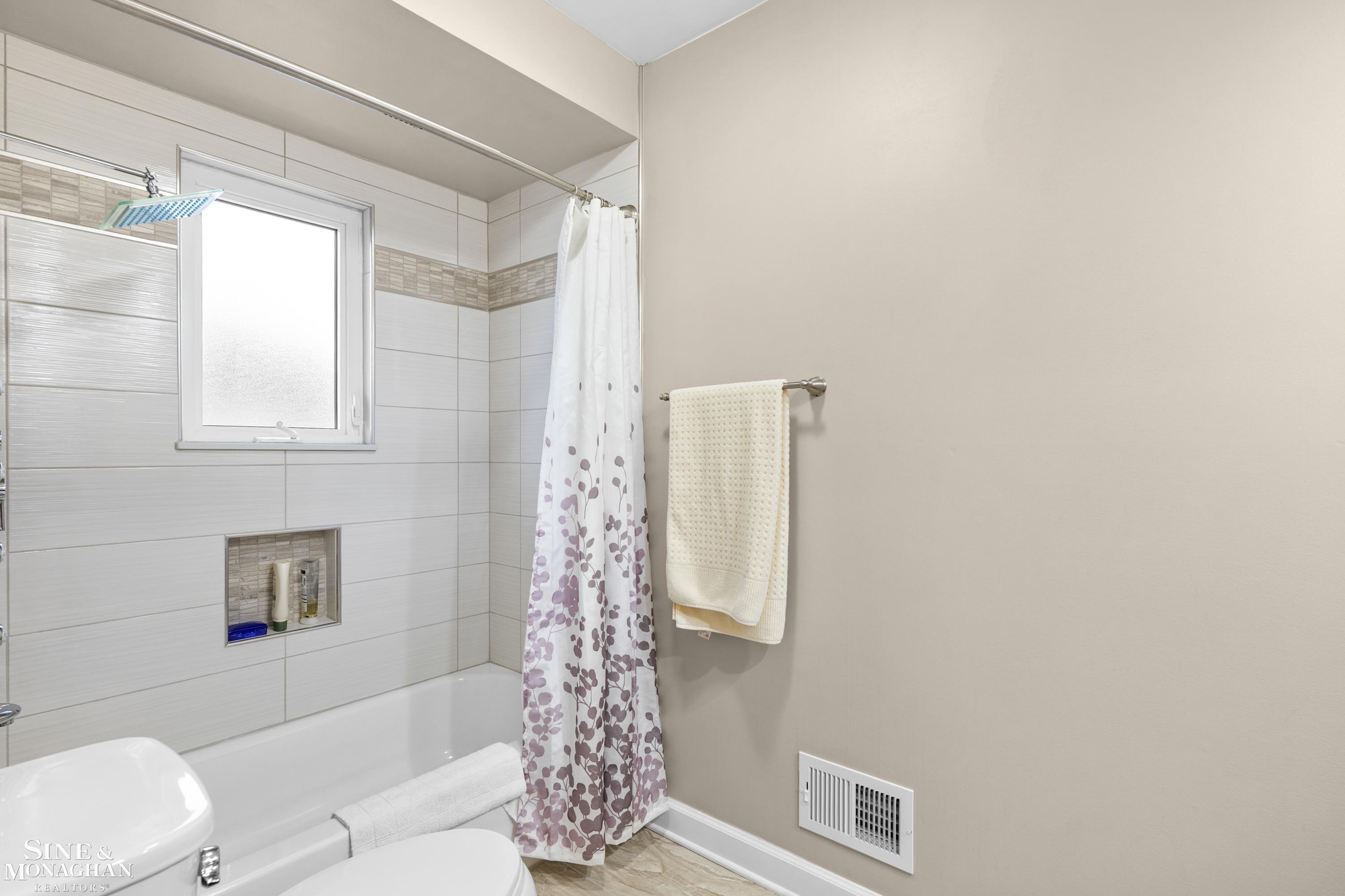 738 Country Club Drive, Saint Clair Shores, MI, 48082